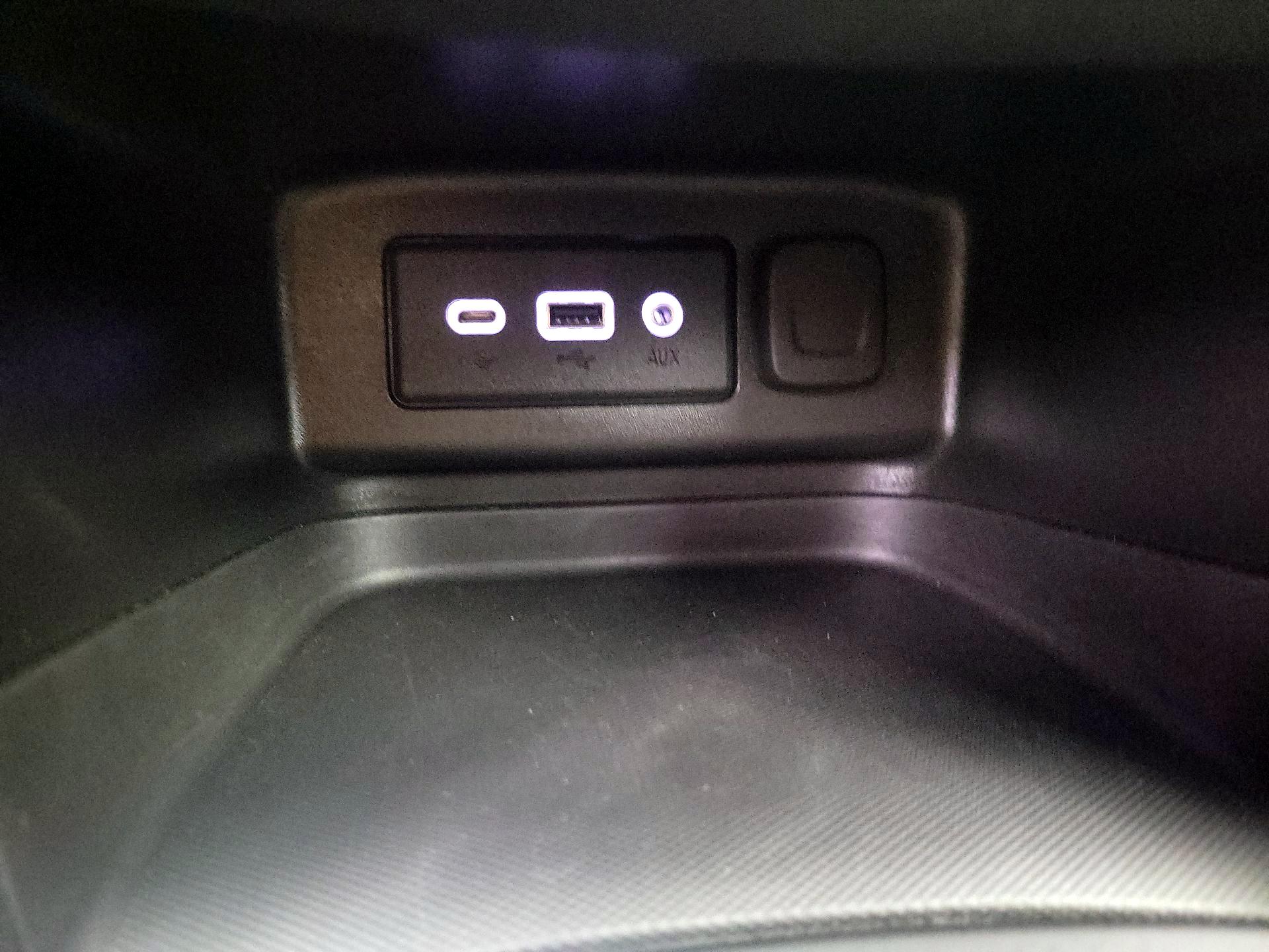 Thumbnail: 2022 Chevrolet Equinox - 18