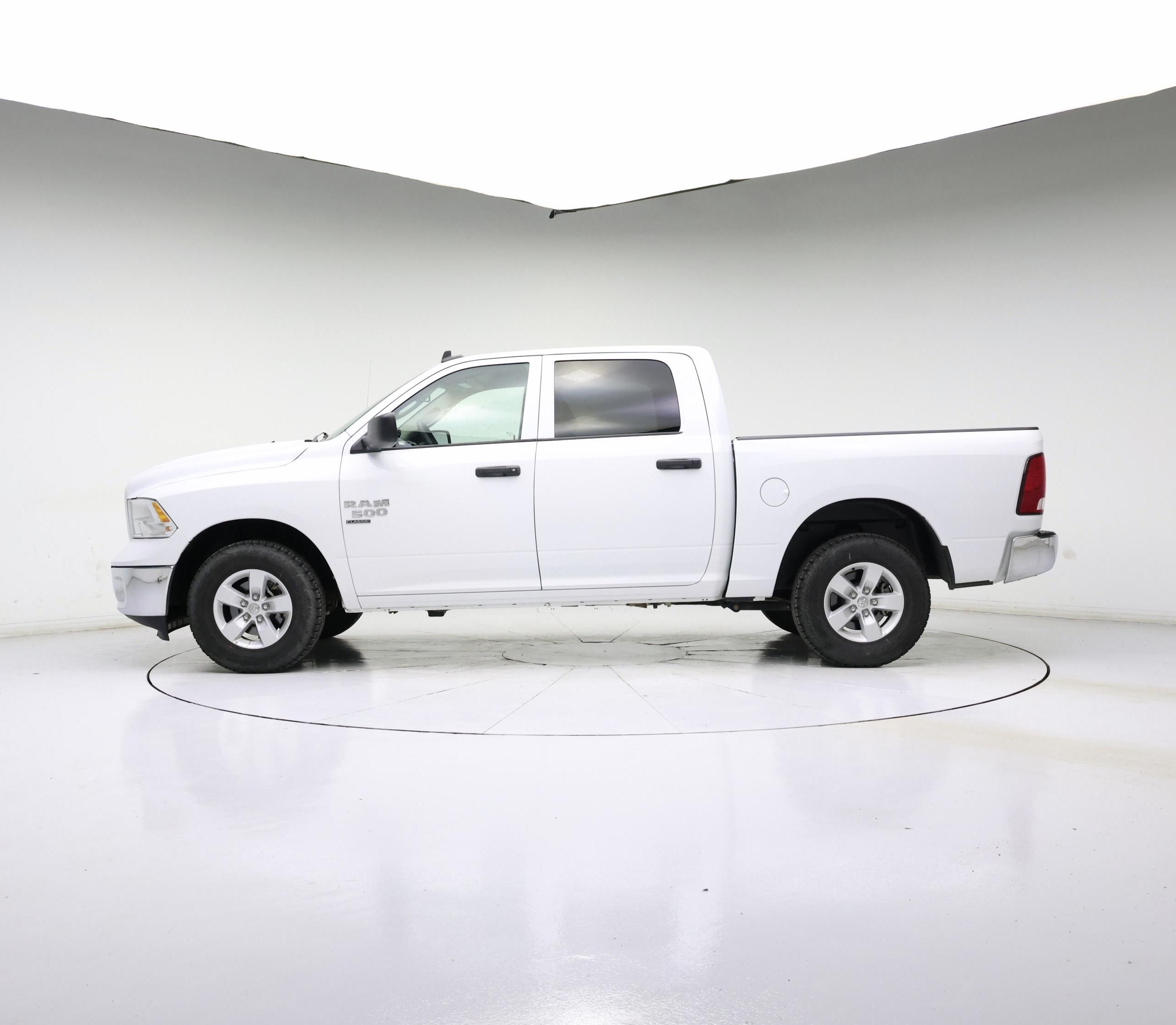 Thumbnail: 2023 RAM 1500 Classic - 3