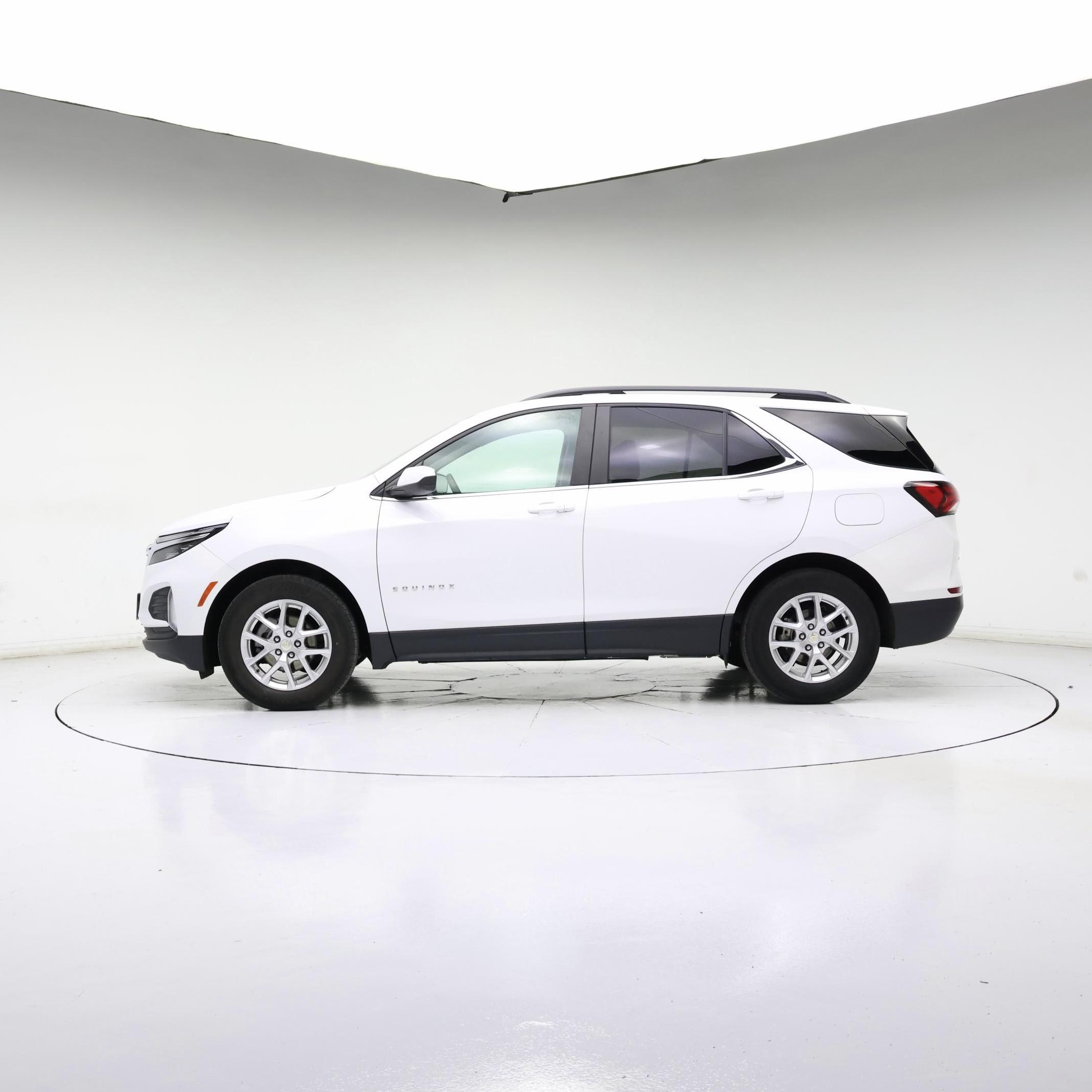 Thumbnail: 2023 Chevrolet Equinox - 3