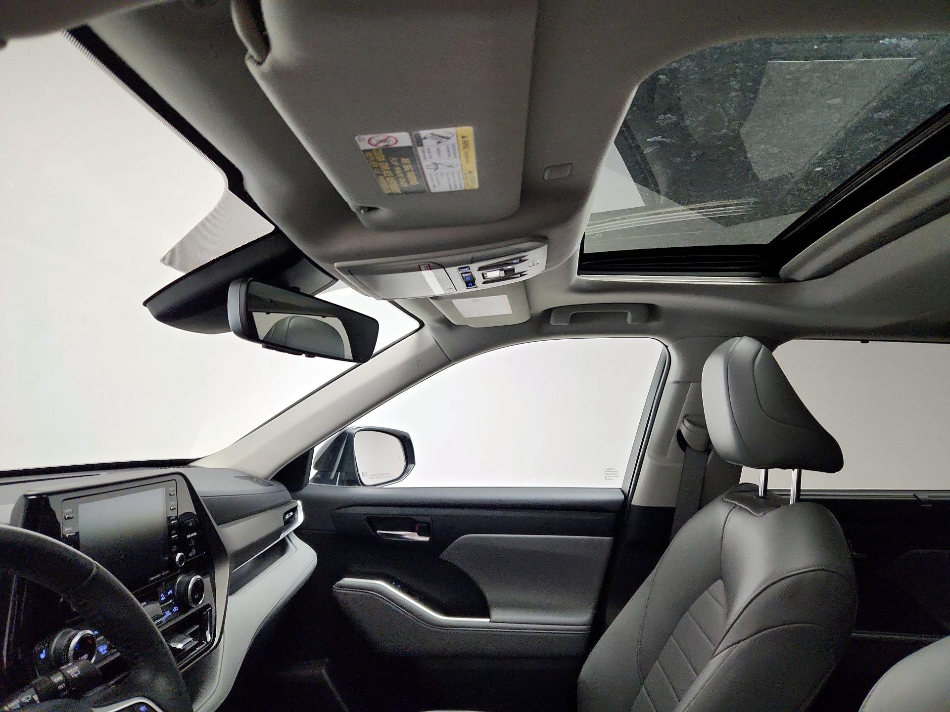 Thumbnail: 2022 Toyota Highlander - 19