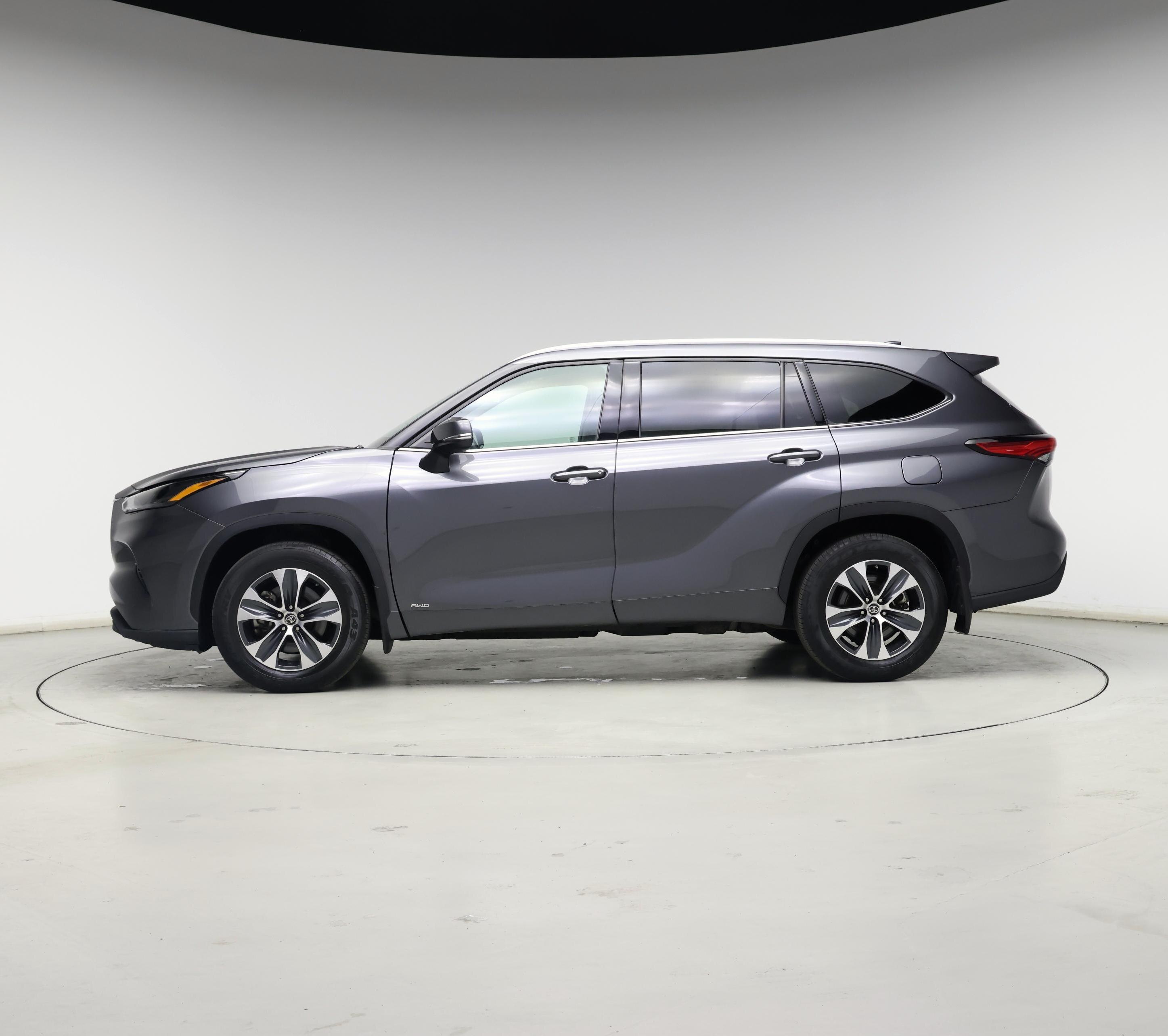 Thumbnail: 2022 Toyota Highlander - 3