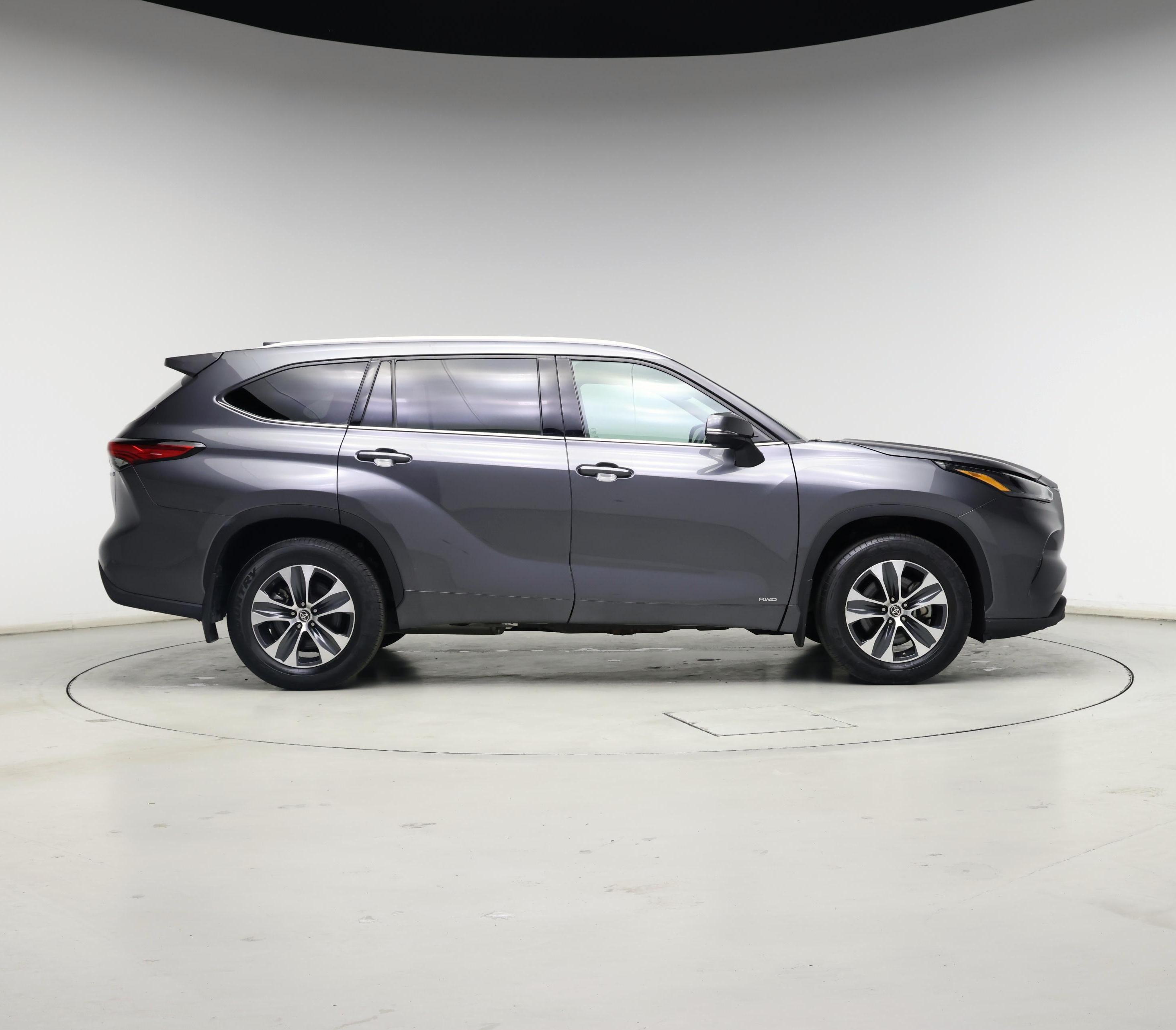 Thumbnail: 2022 Toyota Highlander - 7