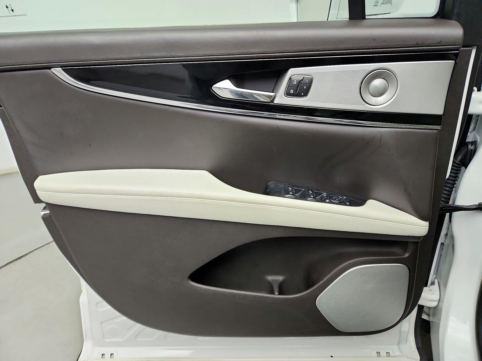 Thumbnail: 2023 Lincoln Nautilus - 12