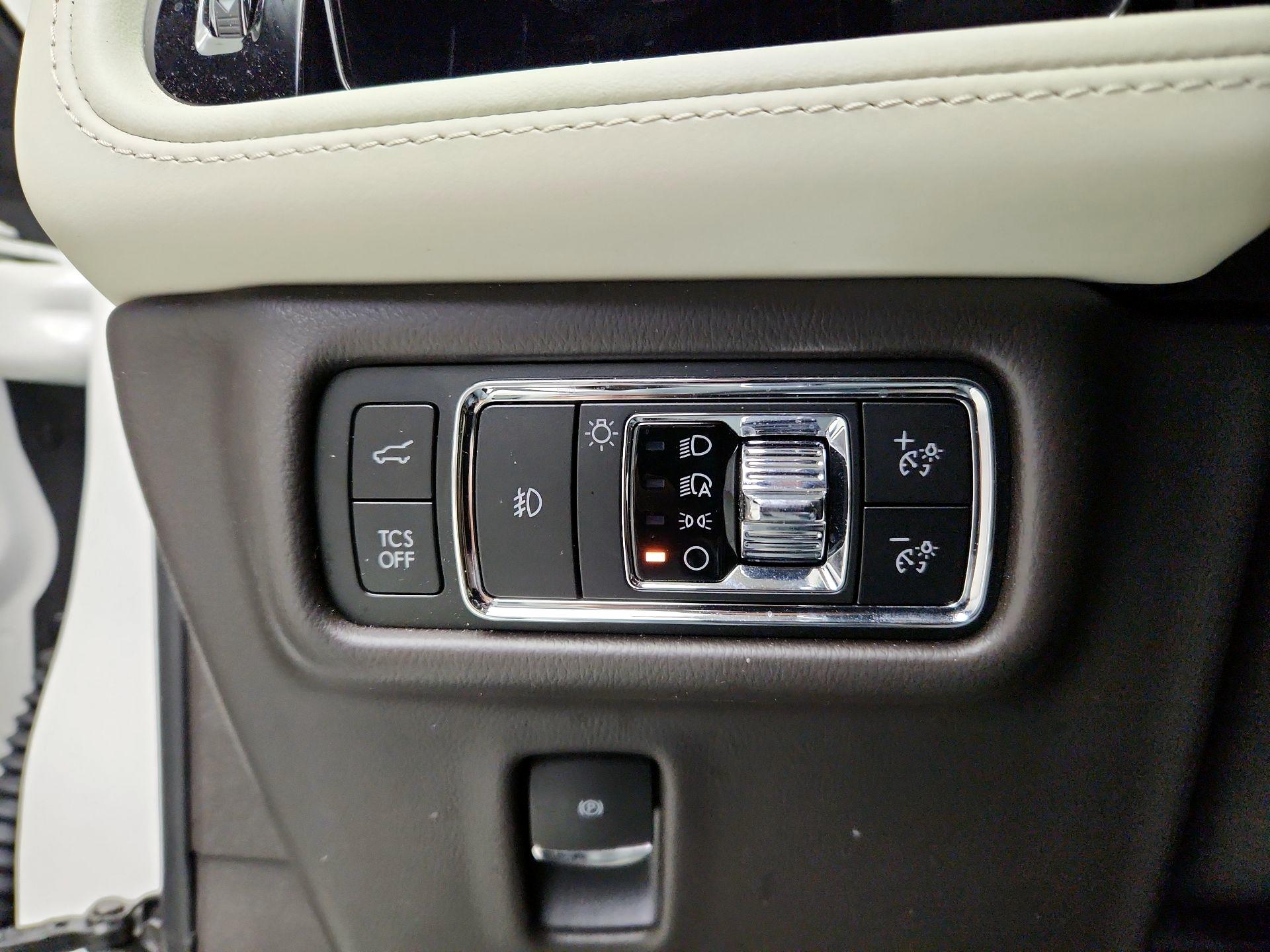 Thumbnail: 2023 Lincoln Nautilus - 13