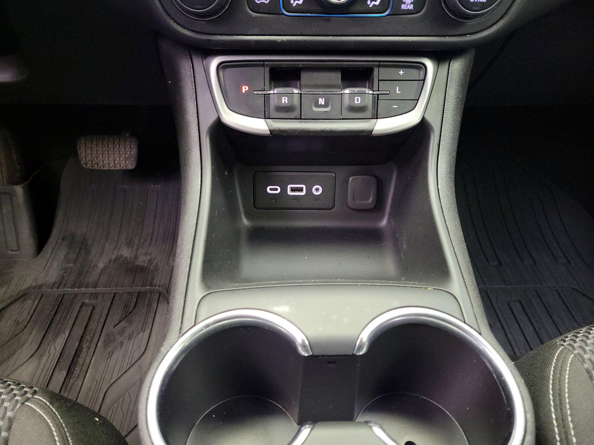 Thumbnail: 2023 GMC Terrain - 17