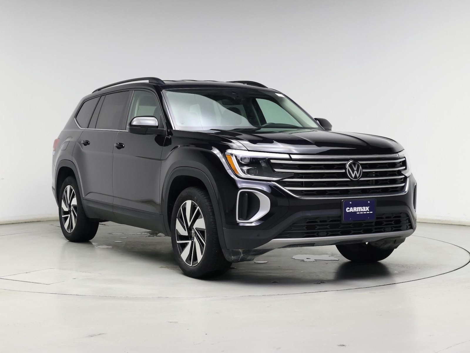 2025 Volkswagen Atlas SE w/Tech - Photo 2