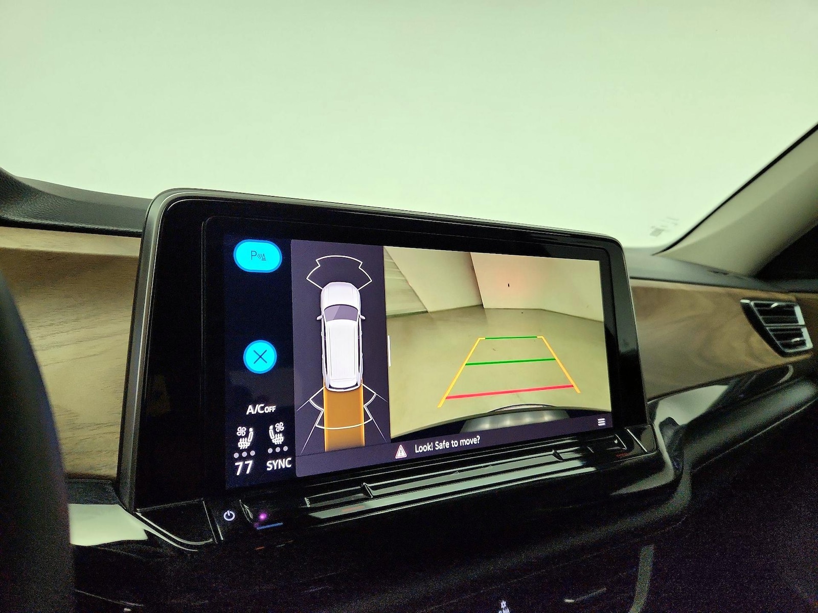 2025 Volkswagen Atlas SE w/Tech - Photo 15