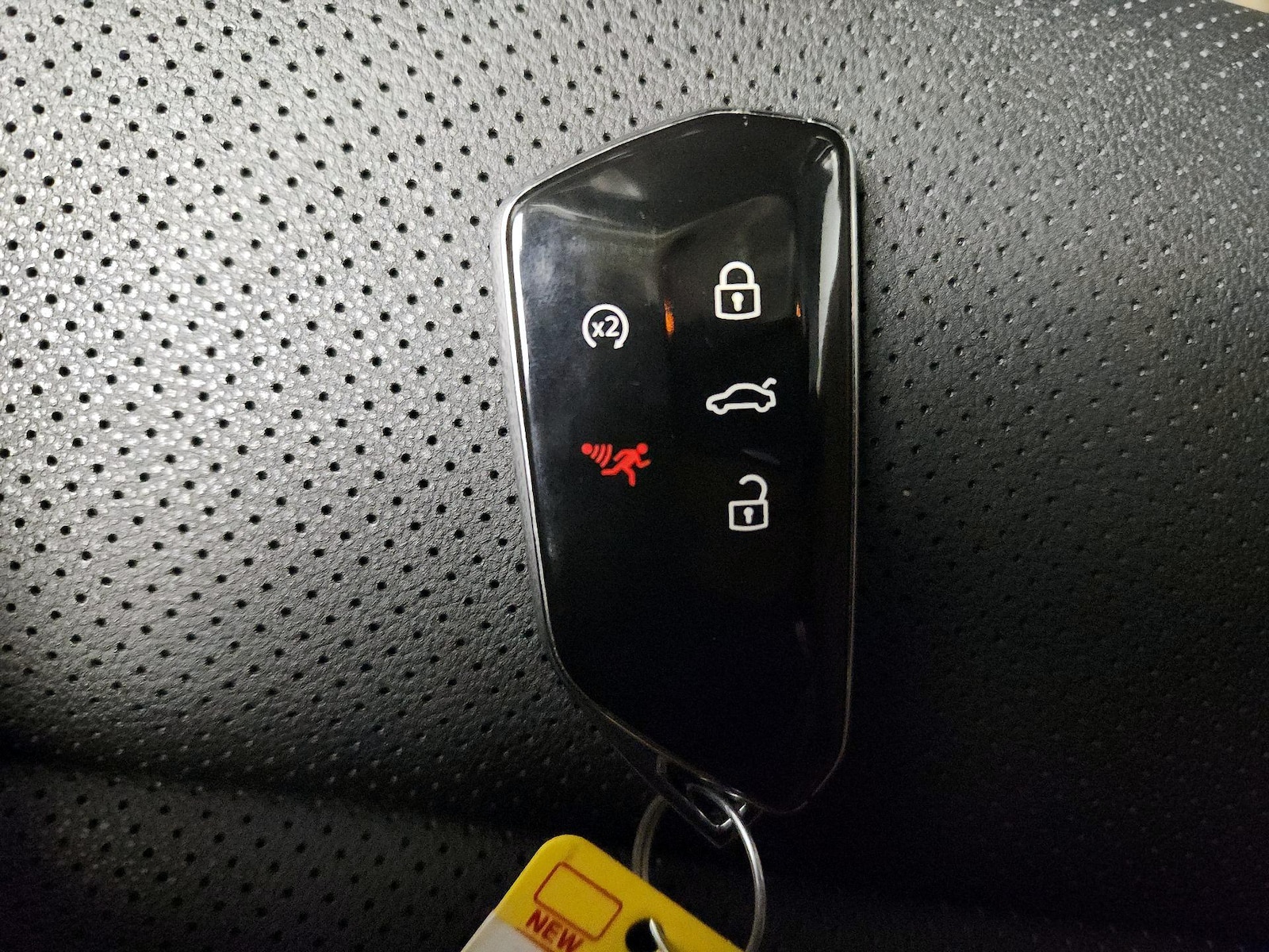 2025 Volkswagen Atlas SE w/Tech - Photo 23