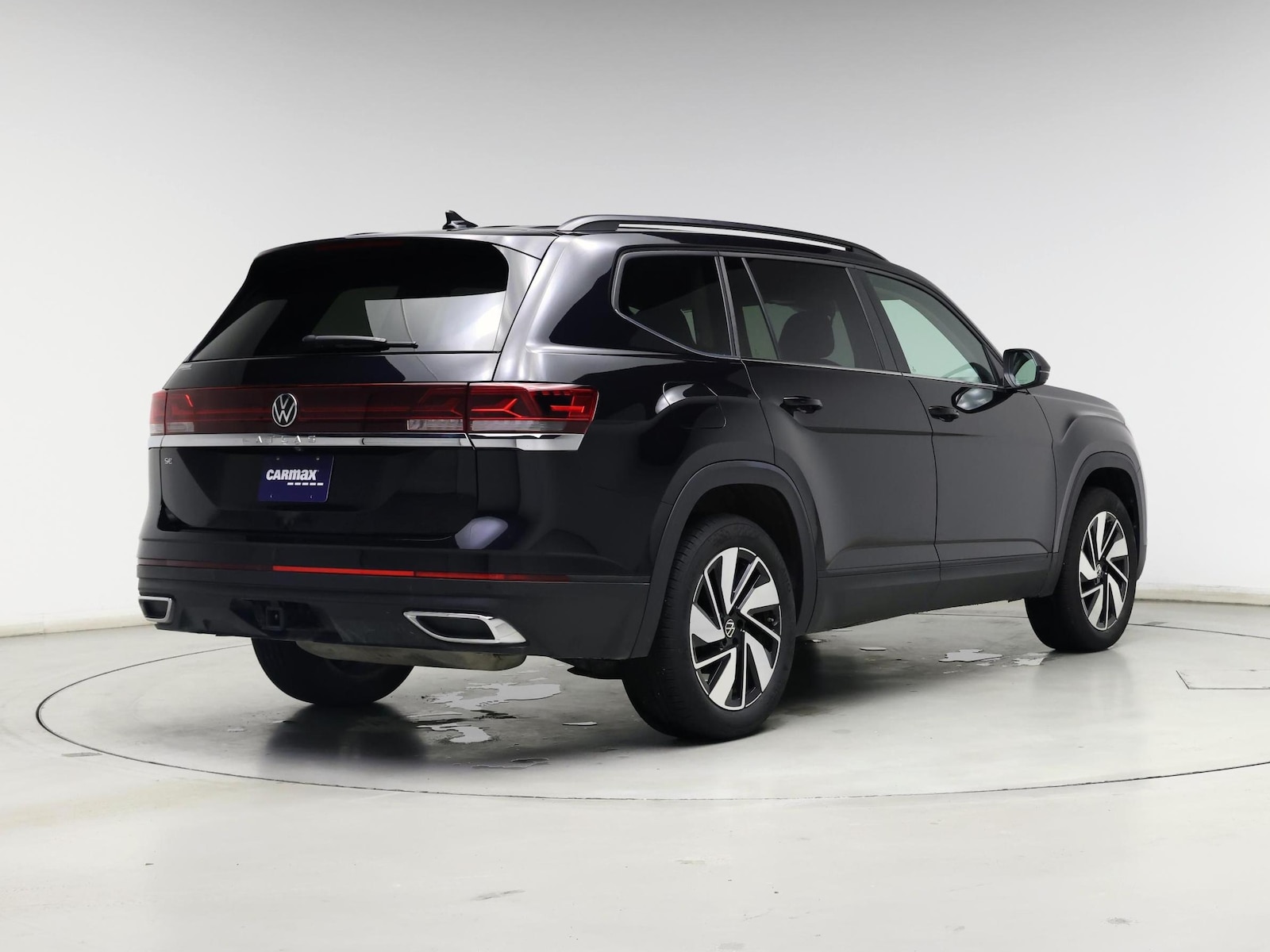 2025 Volkswagen Atlas SE w/Tech - Photo 9