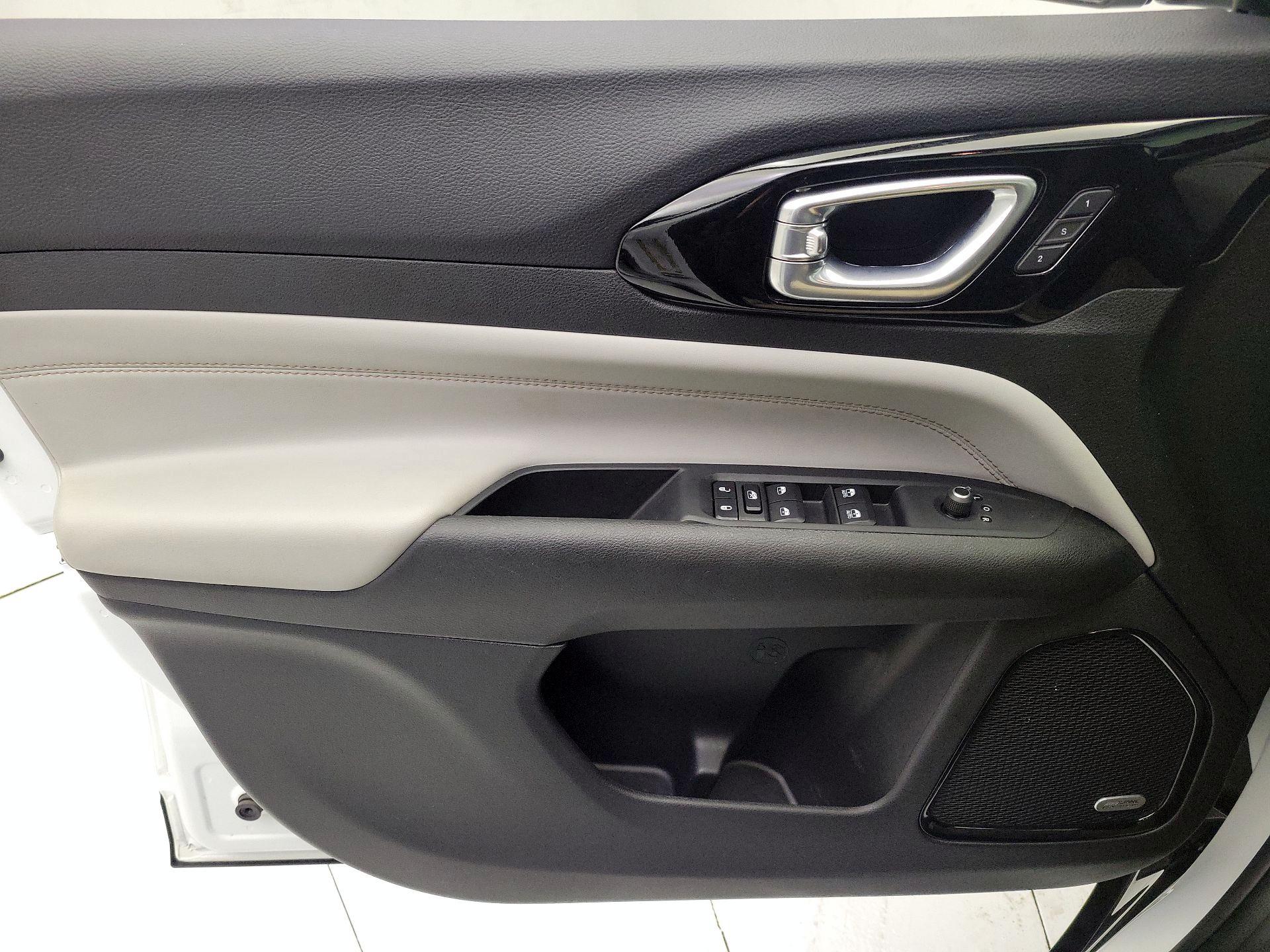 Thumbnail: 2023 Jeep Compass - 12