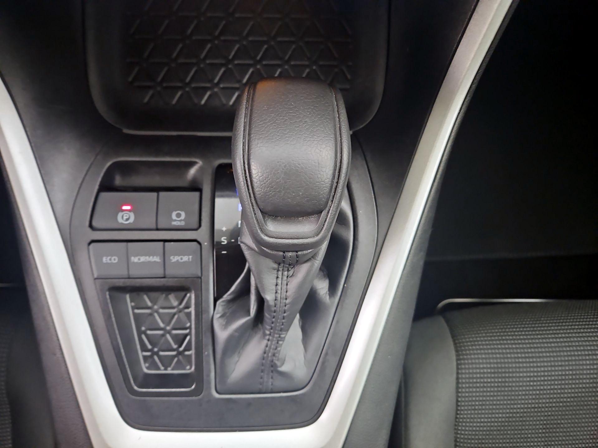 Thumbnail: 2024 Toyota RAV4 - 17