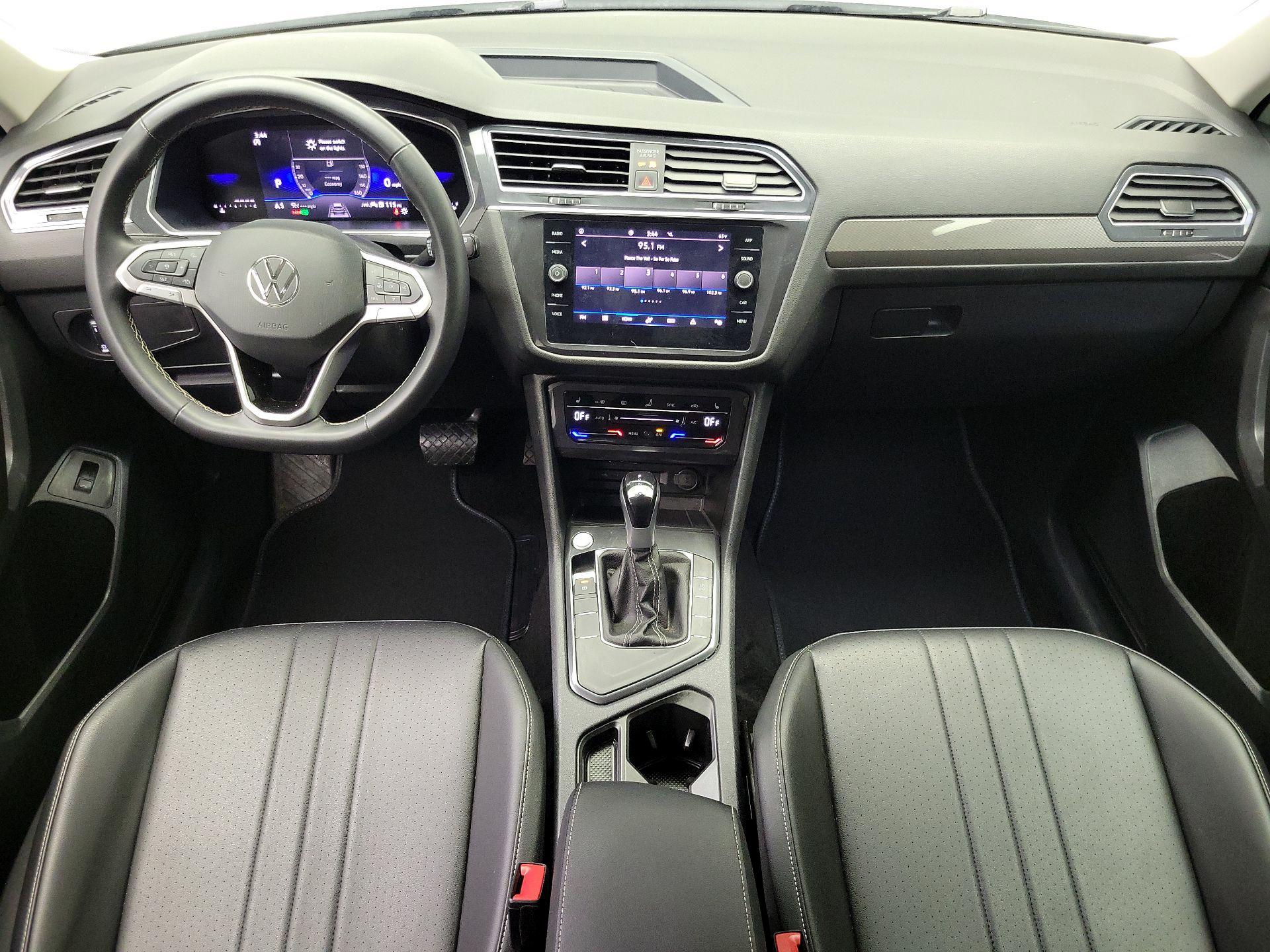 Thumbnail: 2024 Volkswagen Tiguan - 9