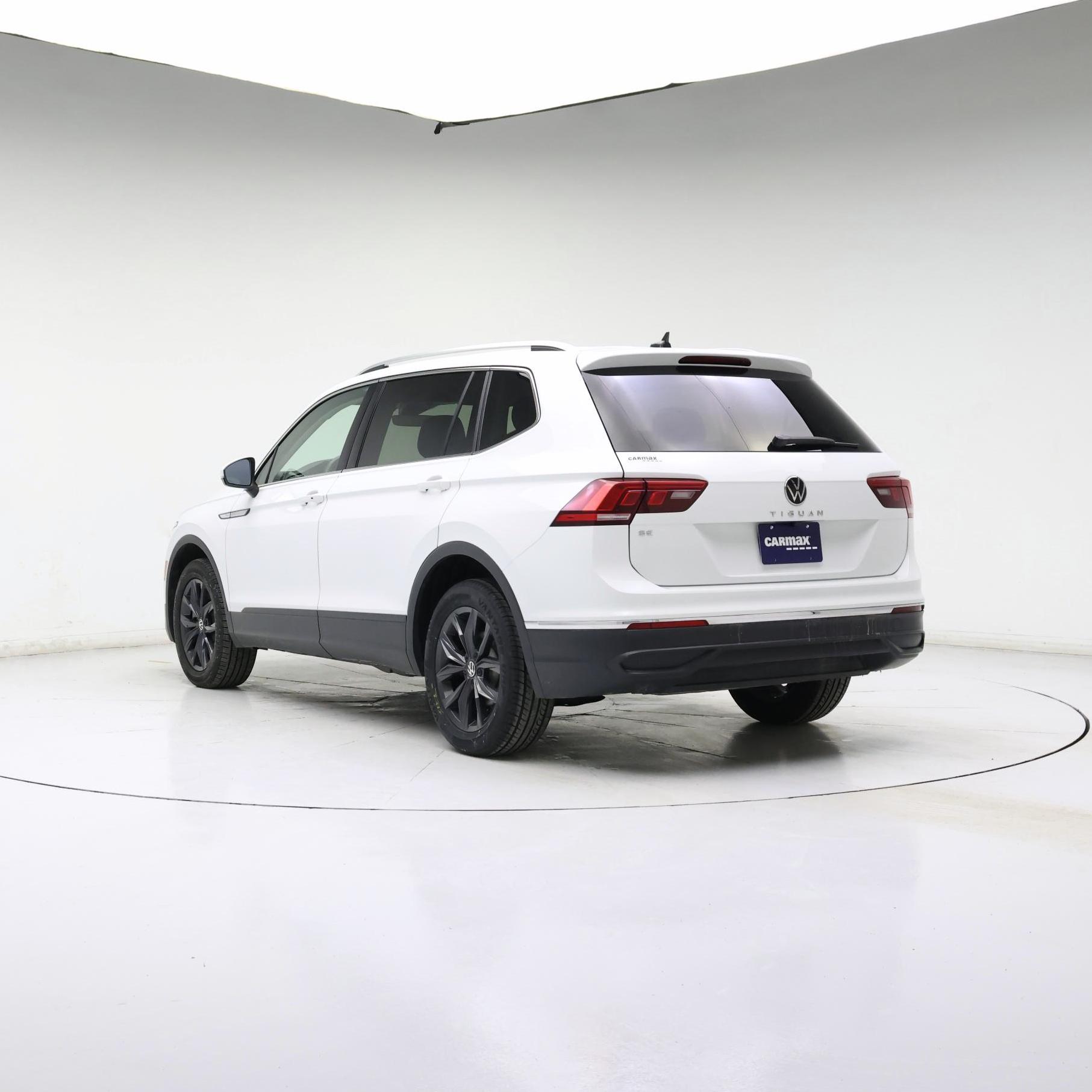 Thumbnail: 2024 Volkswagen Tiguan - 2