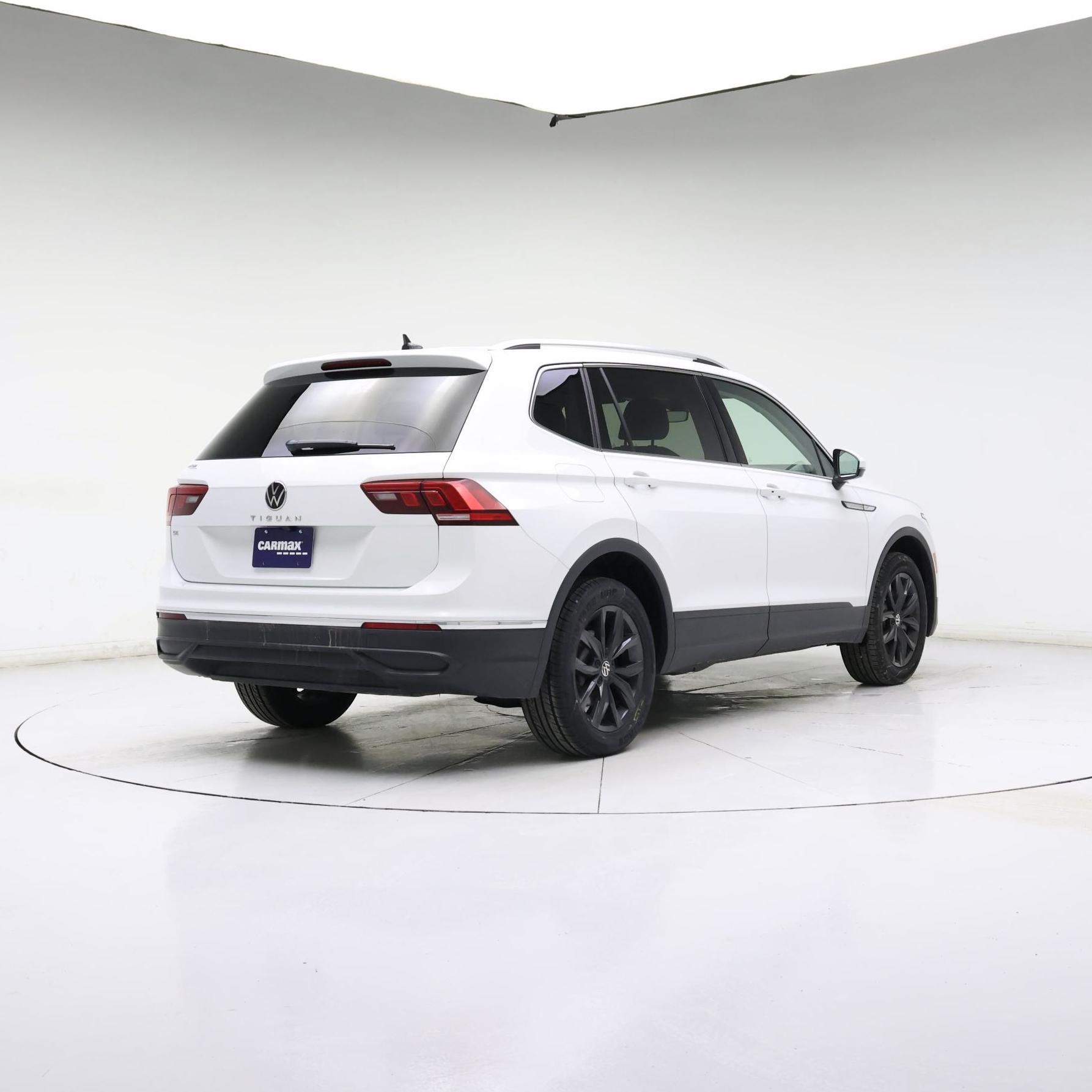 Thumbnail: 2024 Volkswagen Tiguan - 8