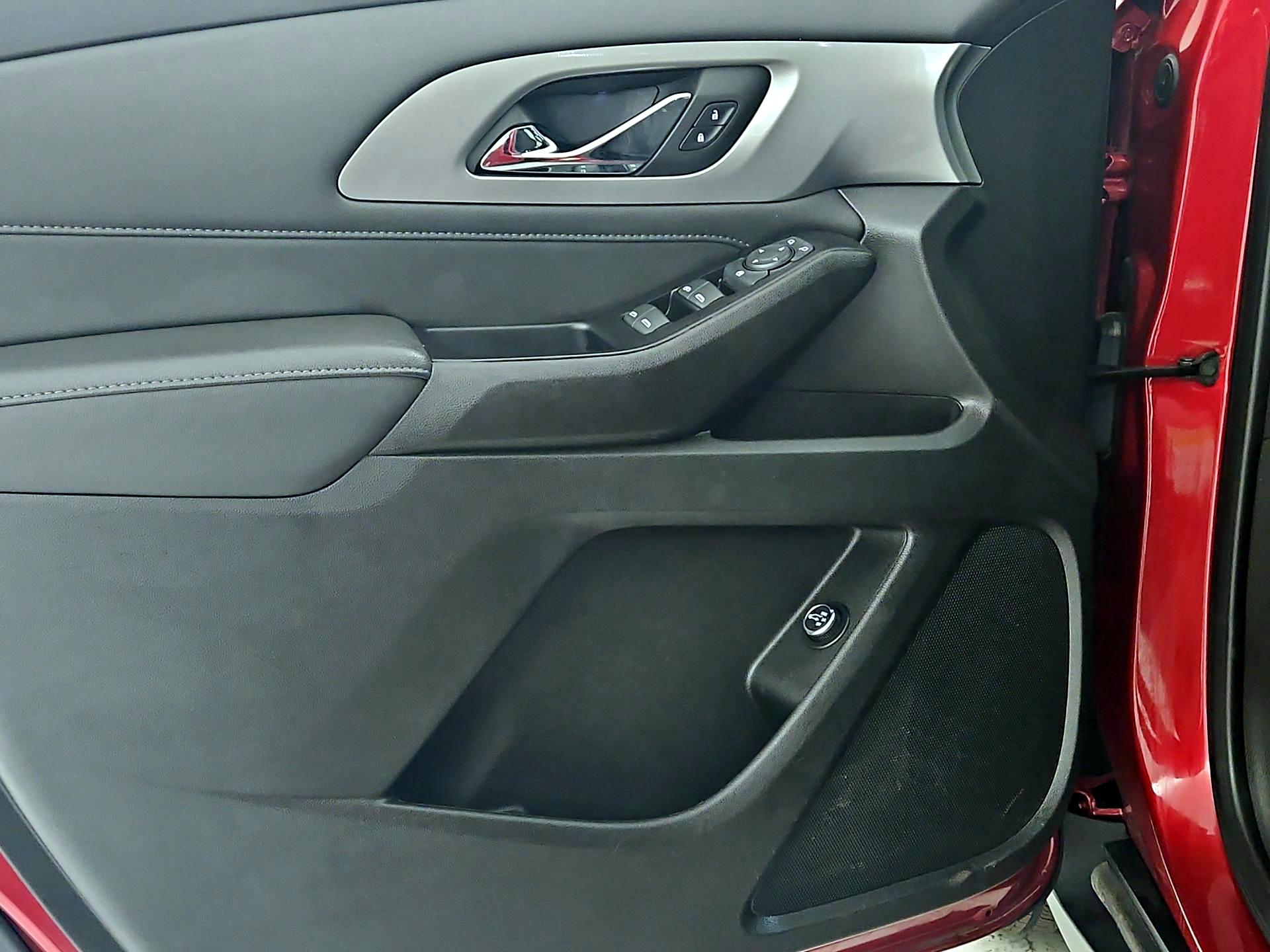 Thumbnail: 2023 Chevrolet Traverse - 12