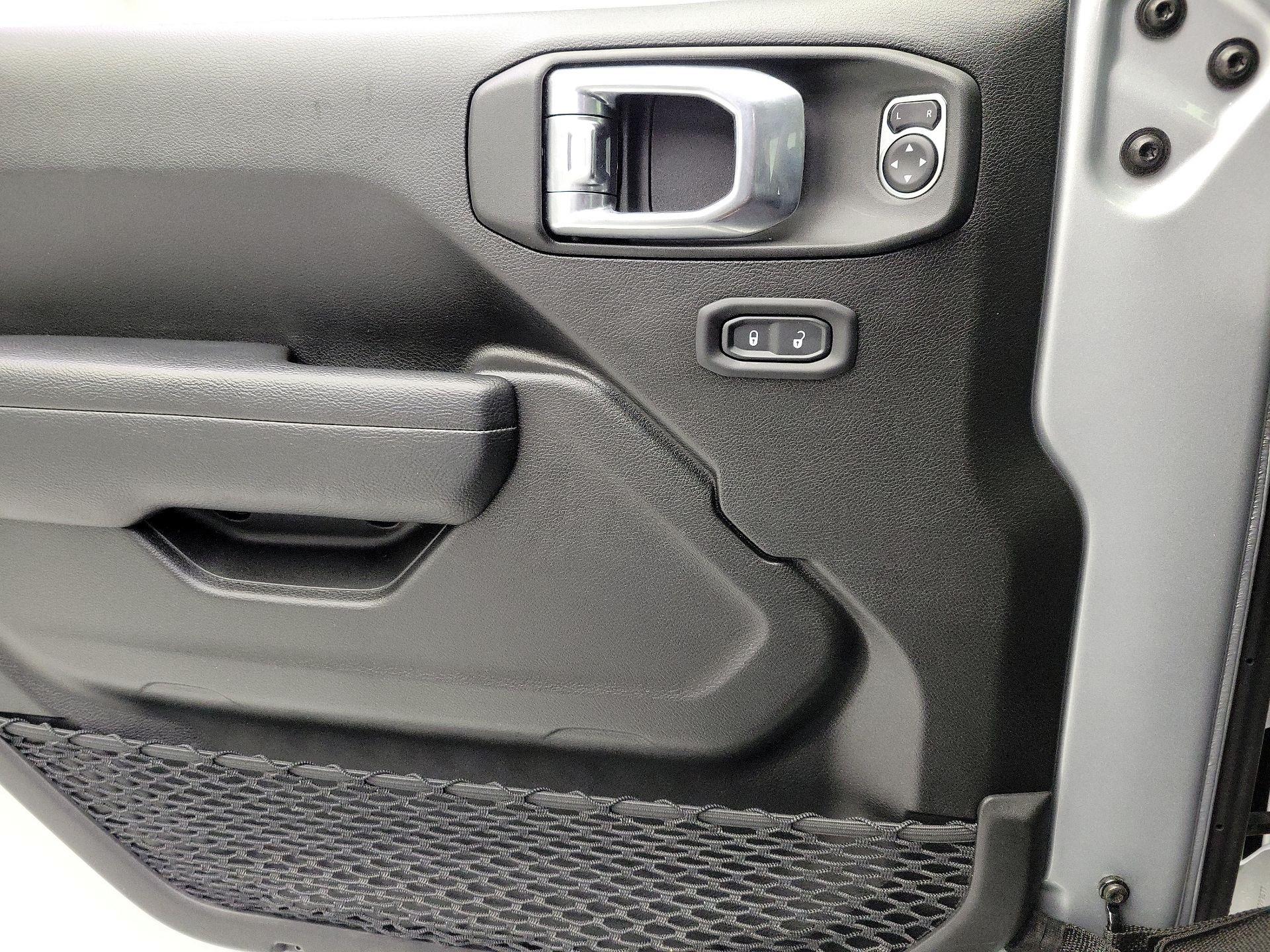 Thumbnail: 2023 Jeep Gladiator - 12