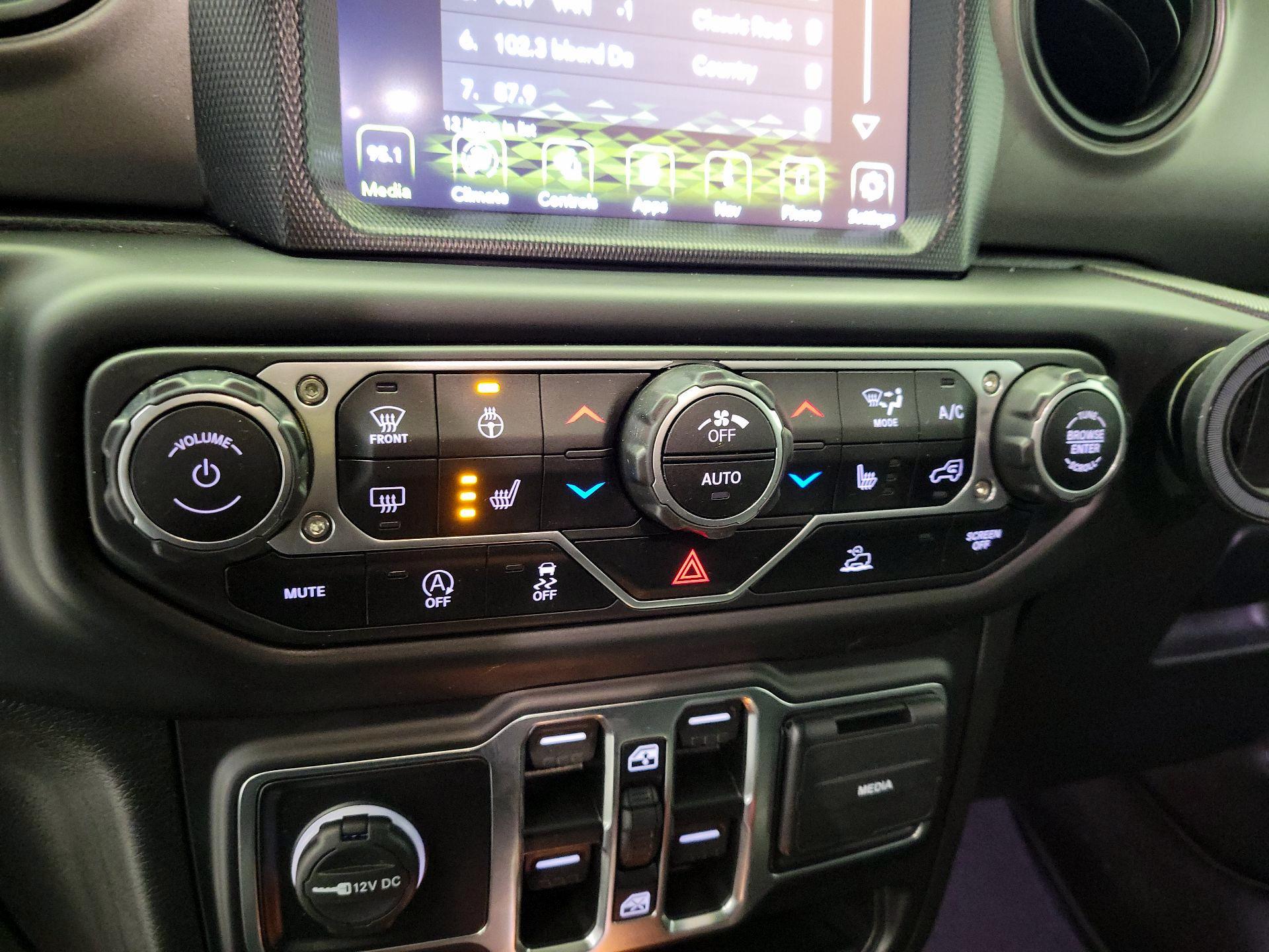 Thumbnail: 2023 Jeep Gladiator - 16