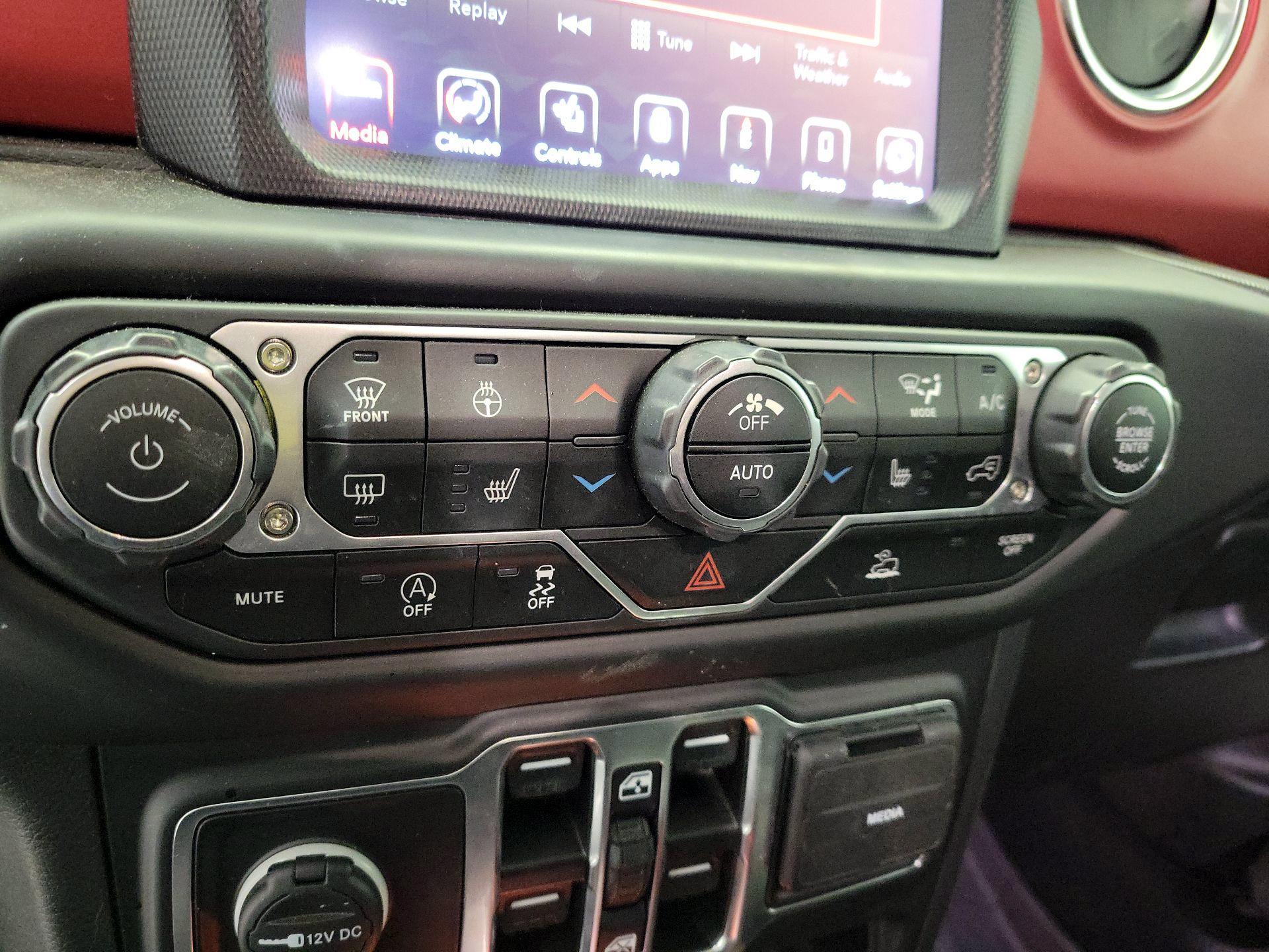 Thumbnail: 2022 Jeep Wrangler - 16