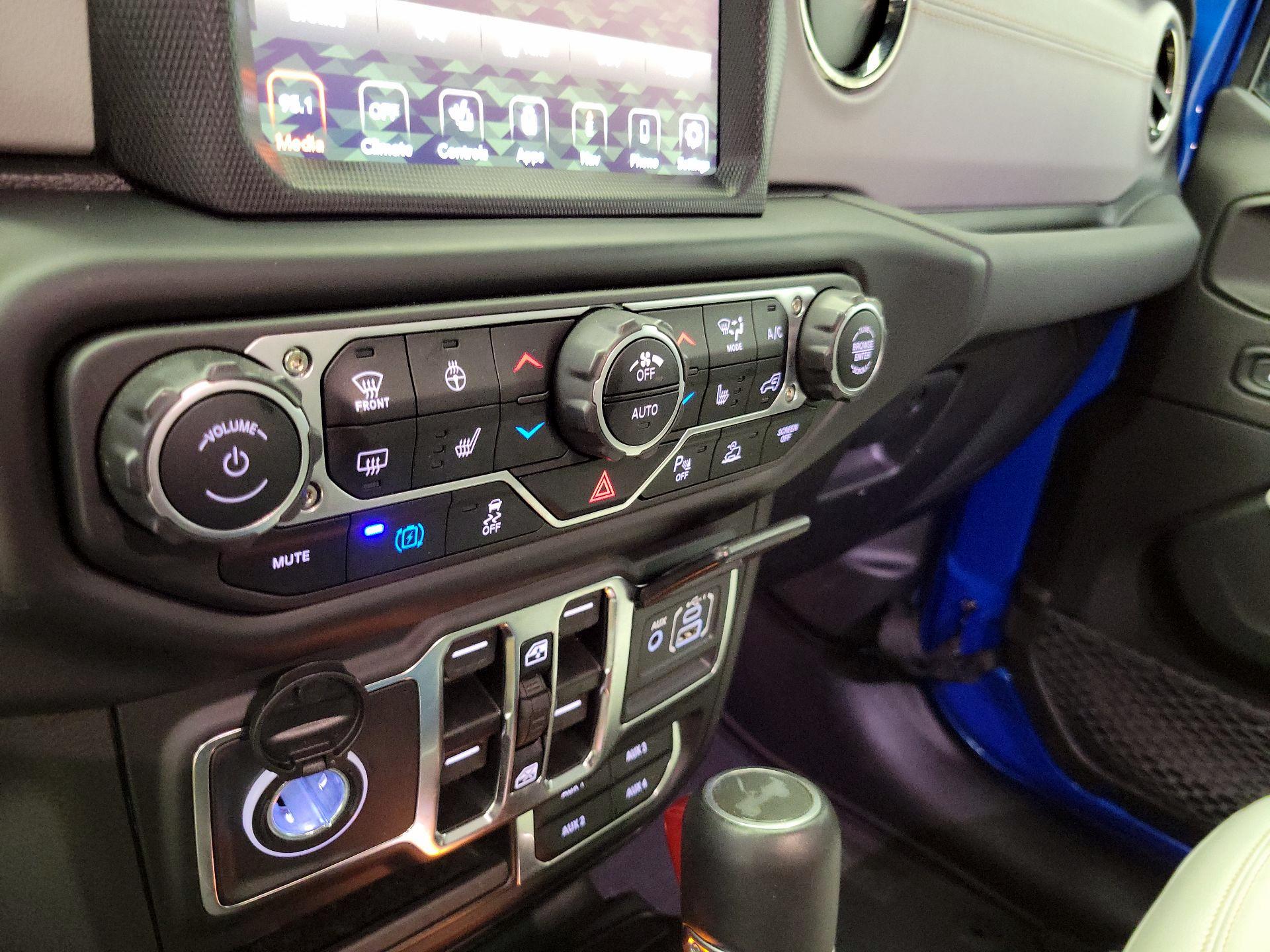 Thumbnail: 2023 Jeep Wrangler - 17