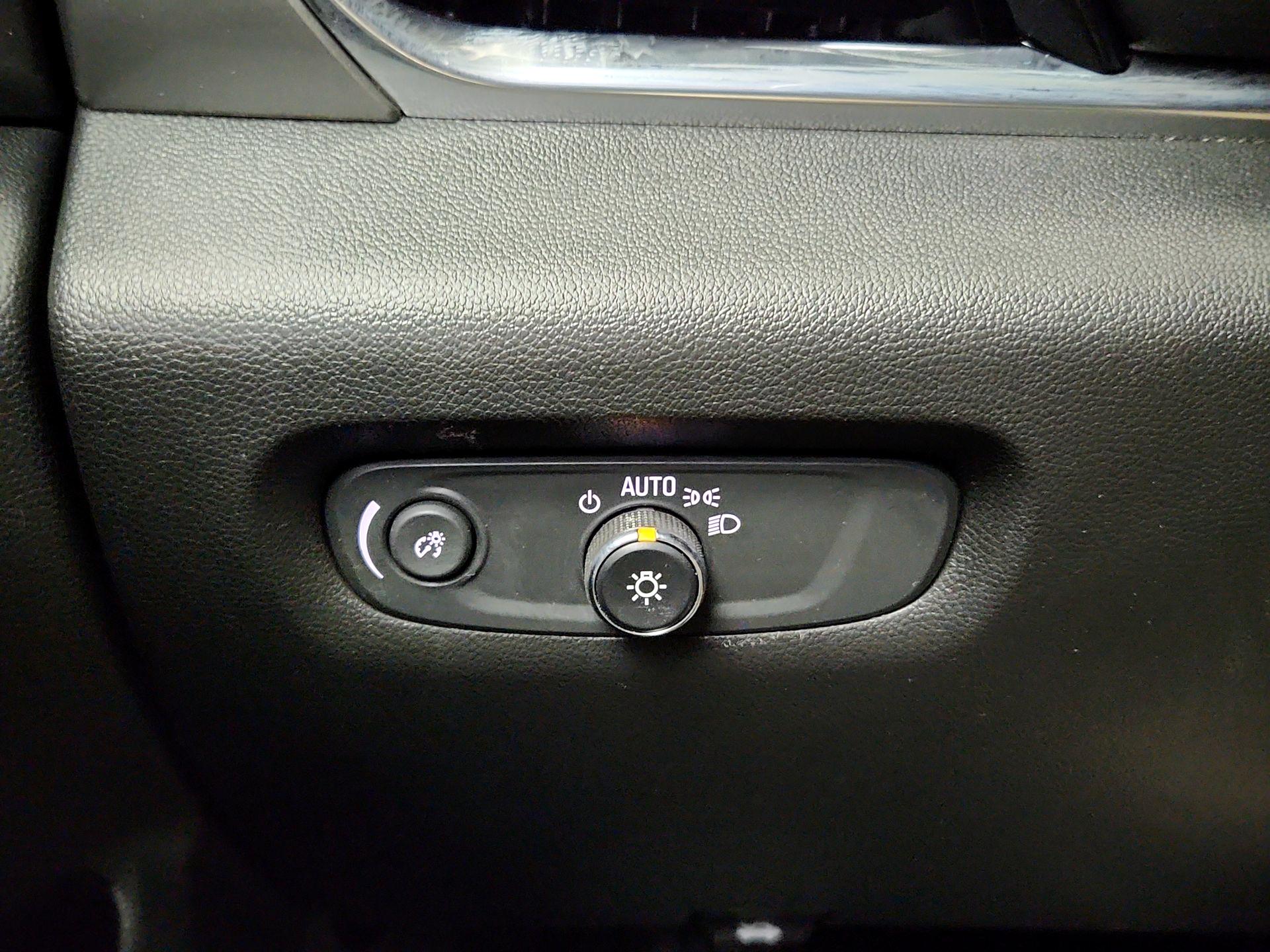 Thumbnail: 2023 Chevrolet Traverse - 13