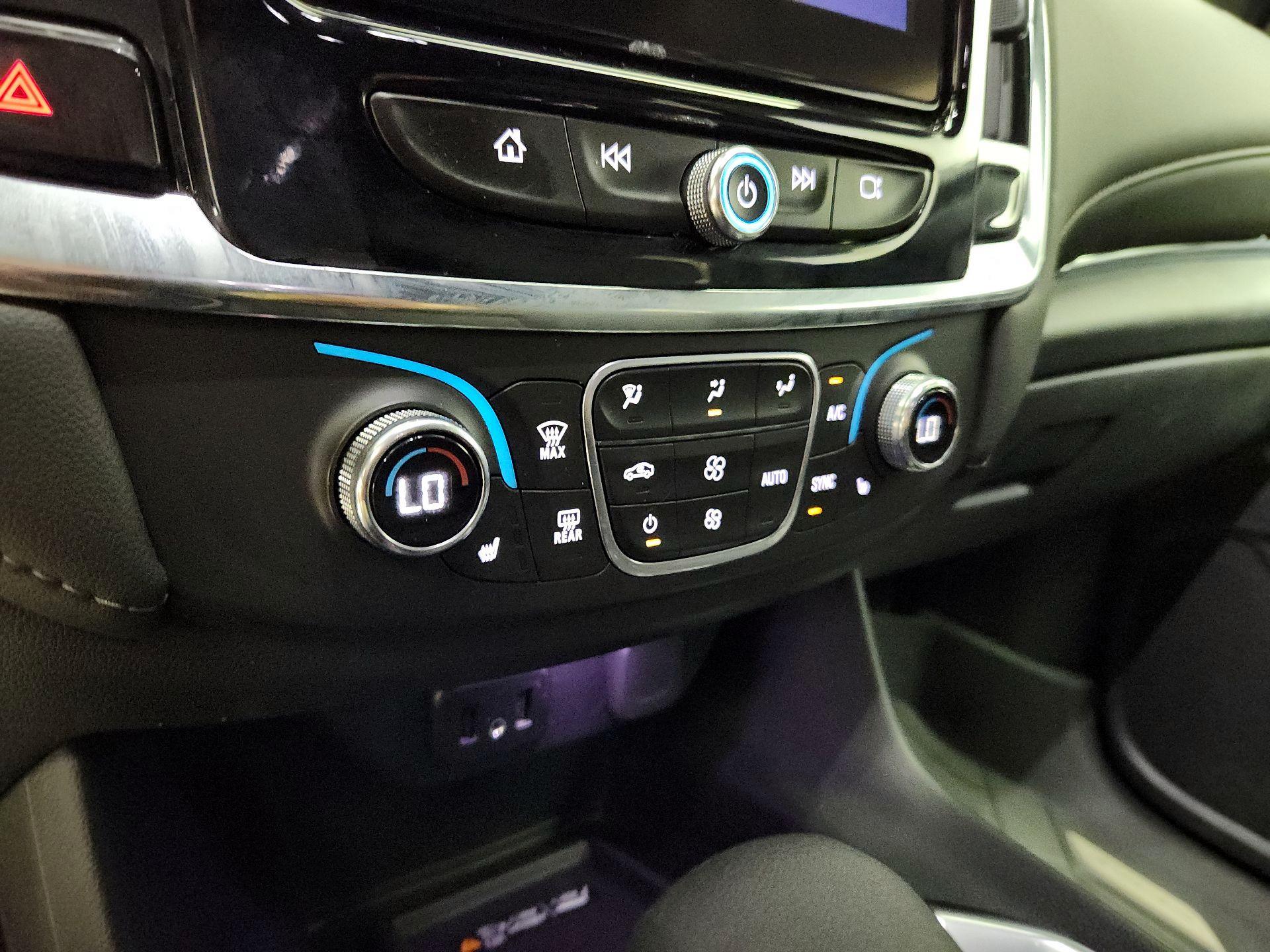 Thumbnail: 2023 Chevrolet Traverse - 16