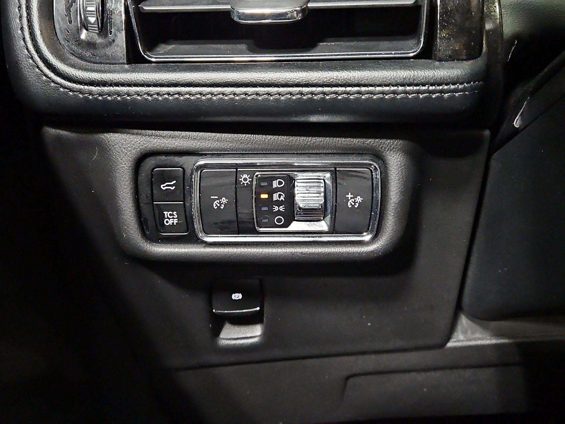 Thumbnail: 2023 Lincoln Nautilus - 13