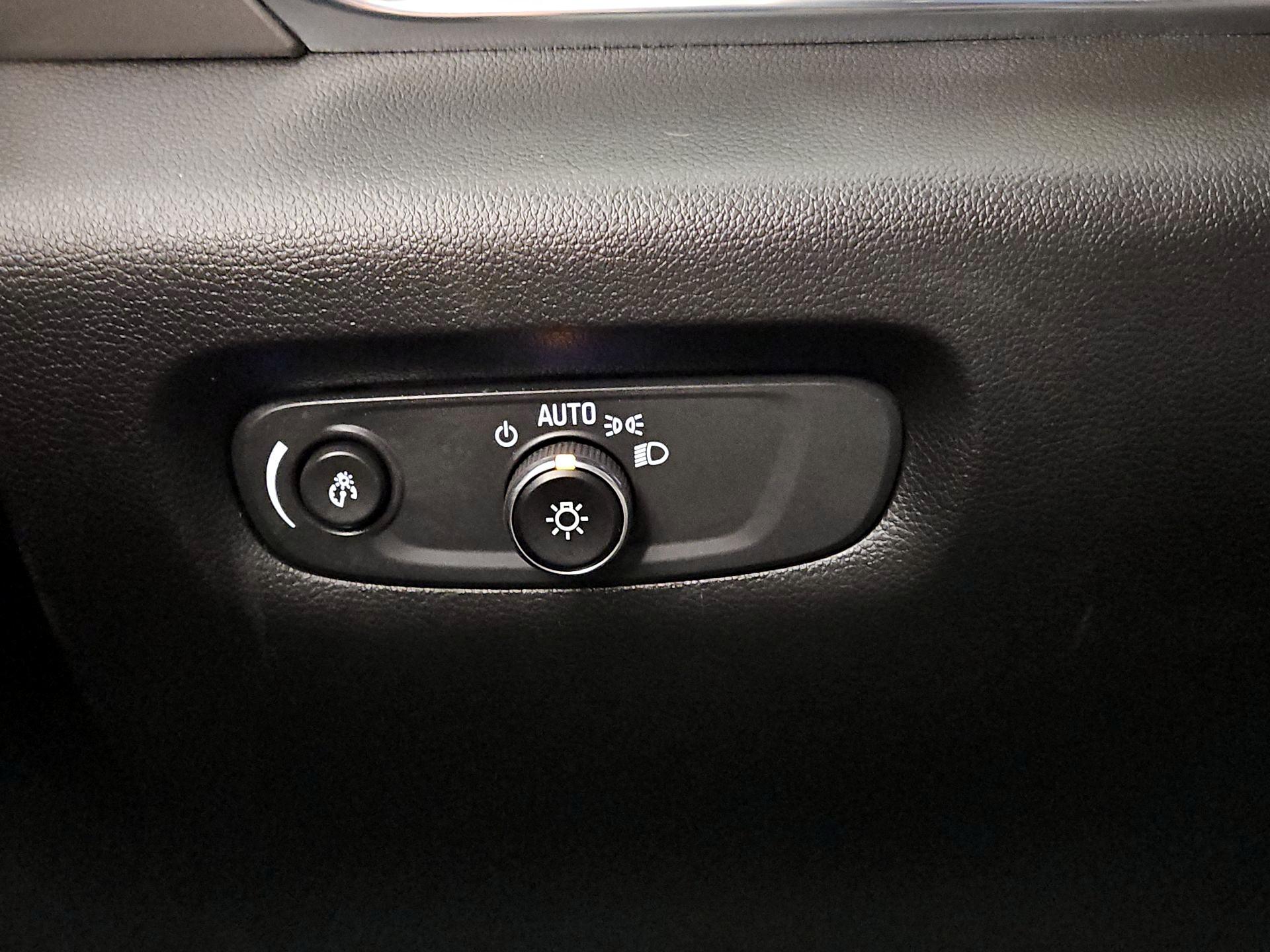 Thumbnail: 2023 Chevrolet Traverse - 13