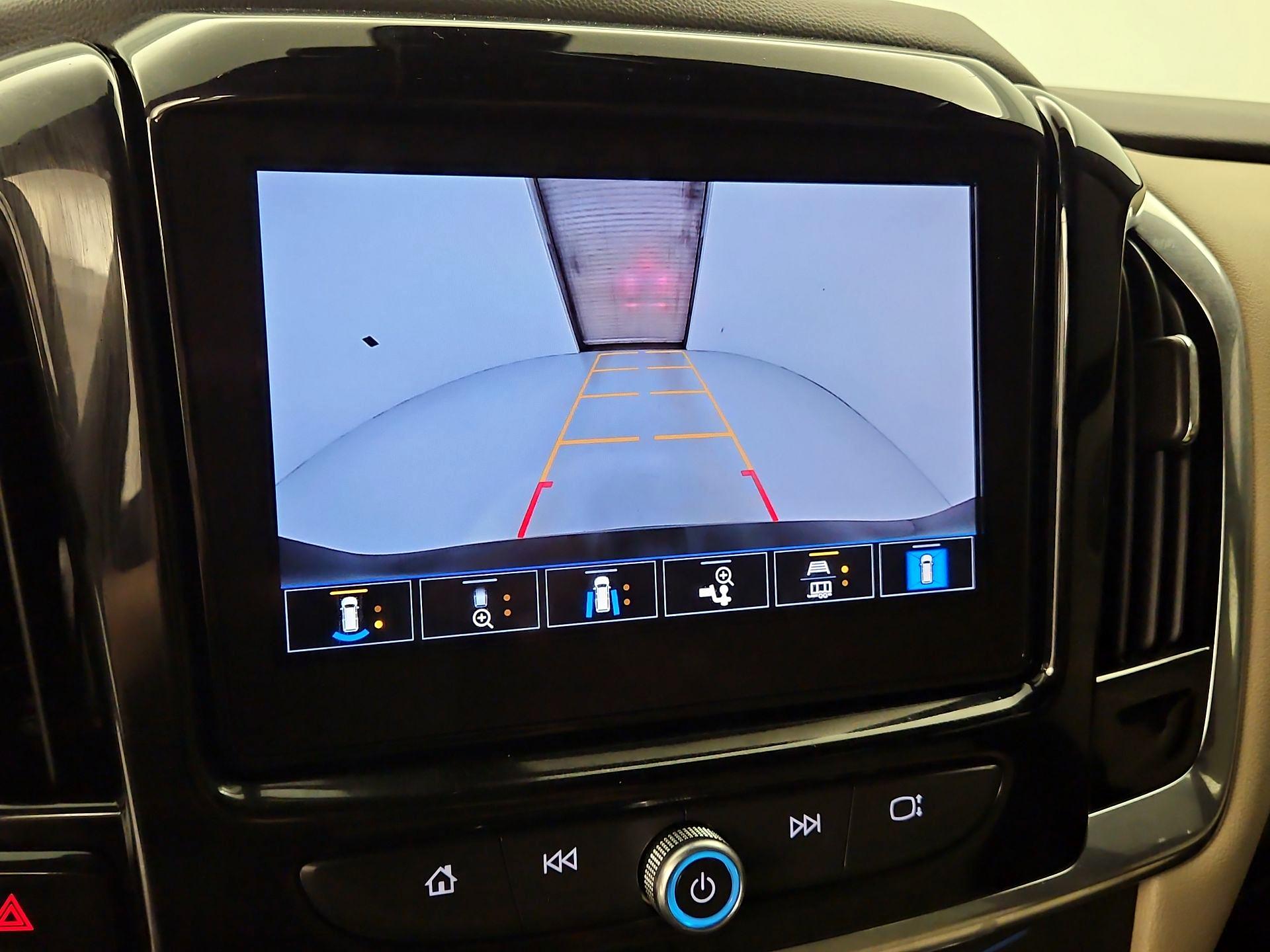 Thumbnail: 2023 Chevrolet Traverse - 15