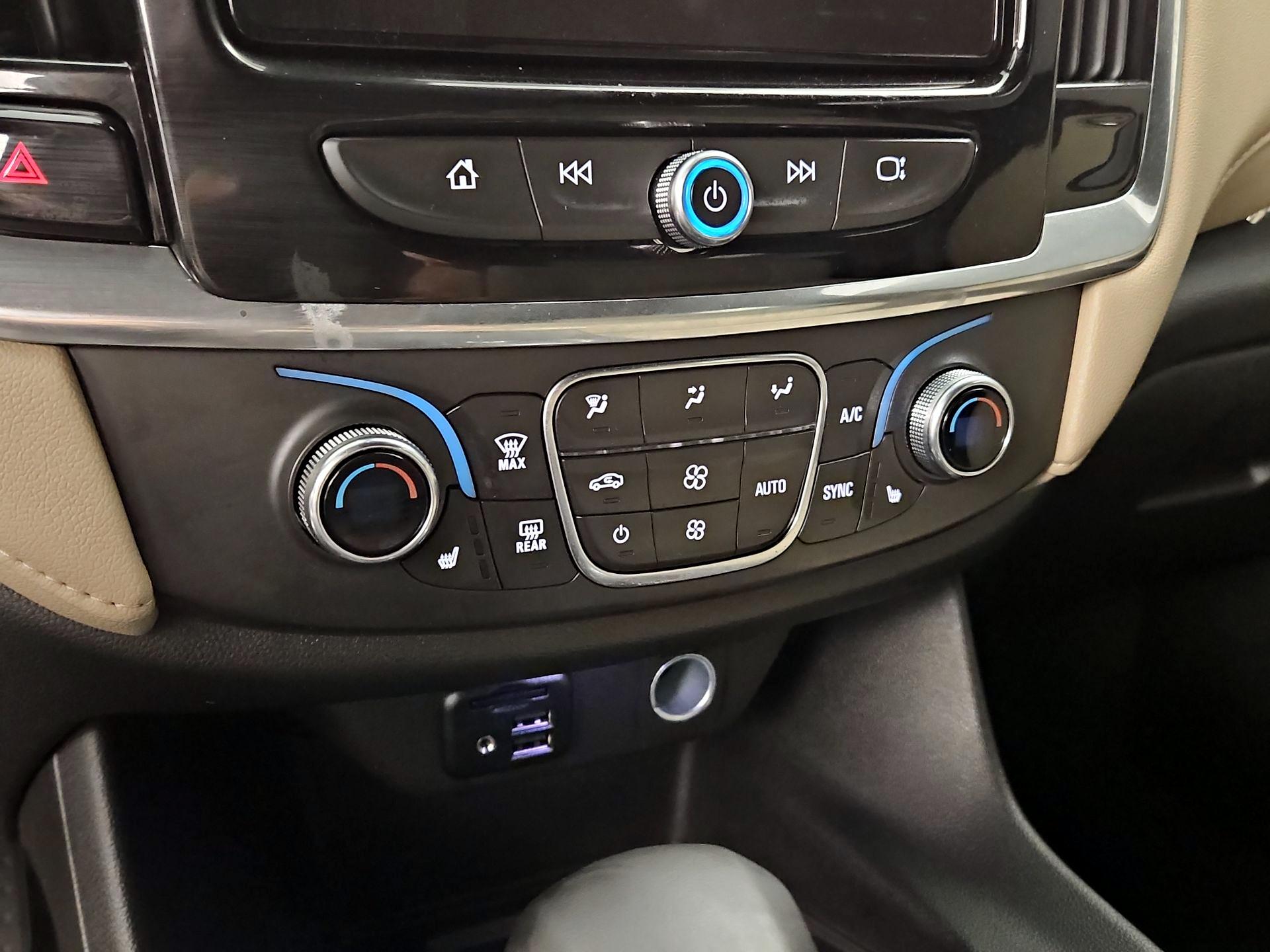 Thumbnail: 2023 Chevrolet Traverse - 17