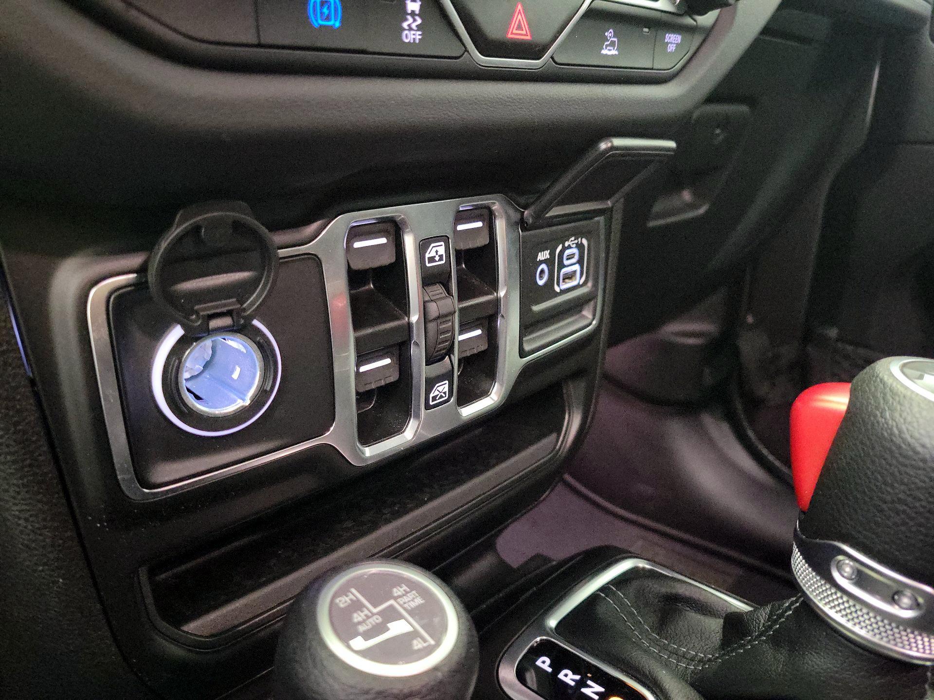 Thumbnail: 2025 Jeep Wrangler - 18