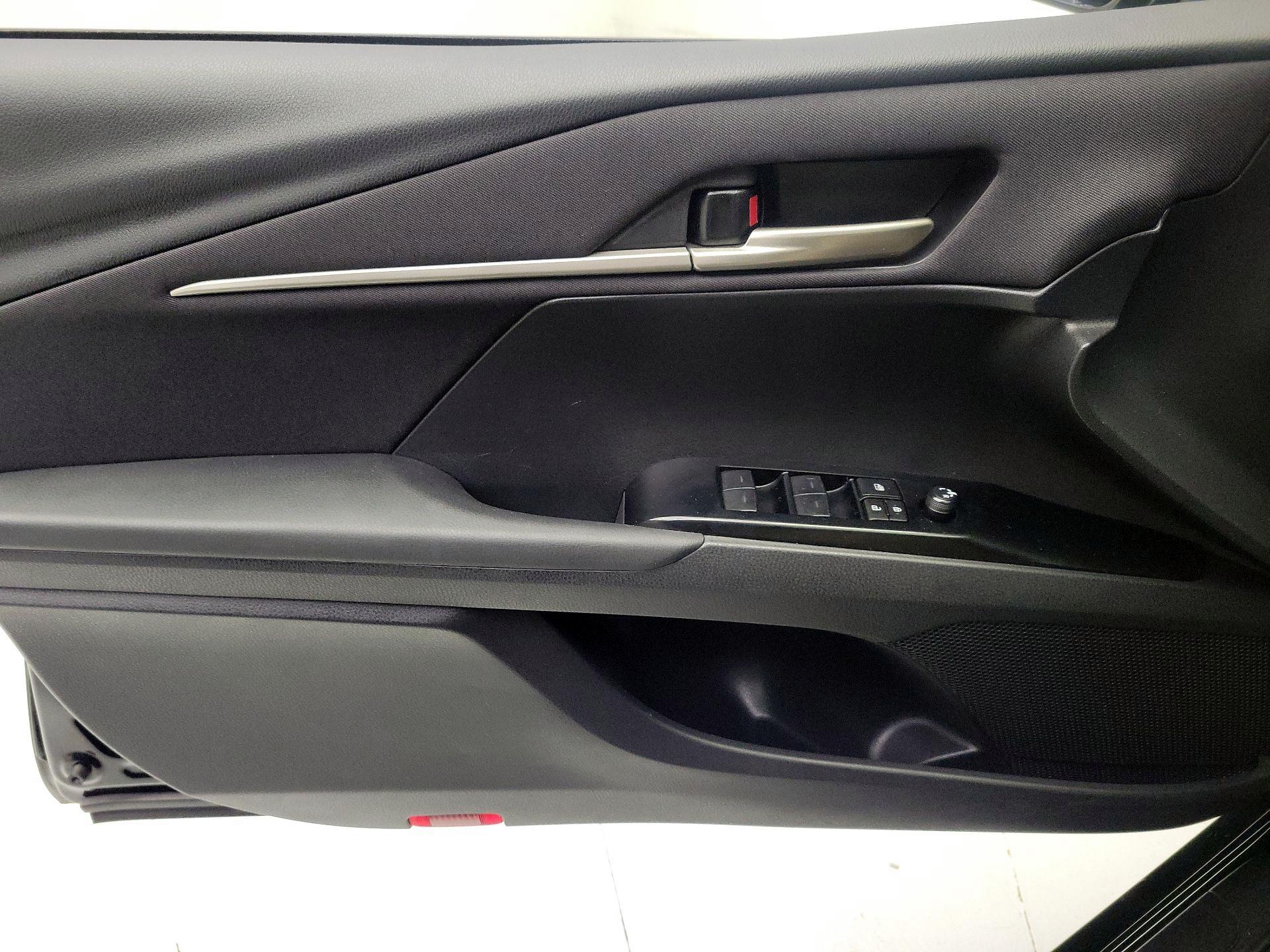 Thumbnail: 2025 Toyota Camry - 12