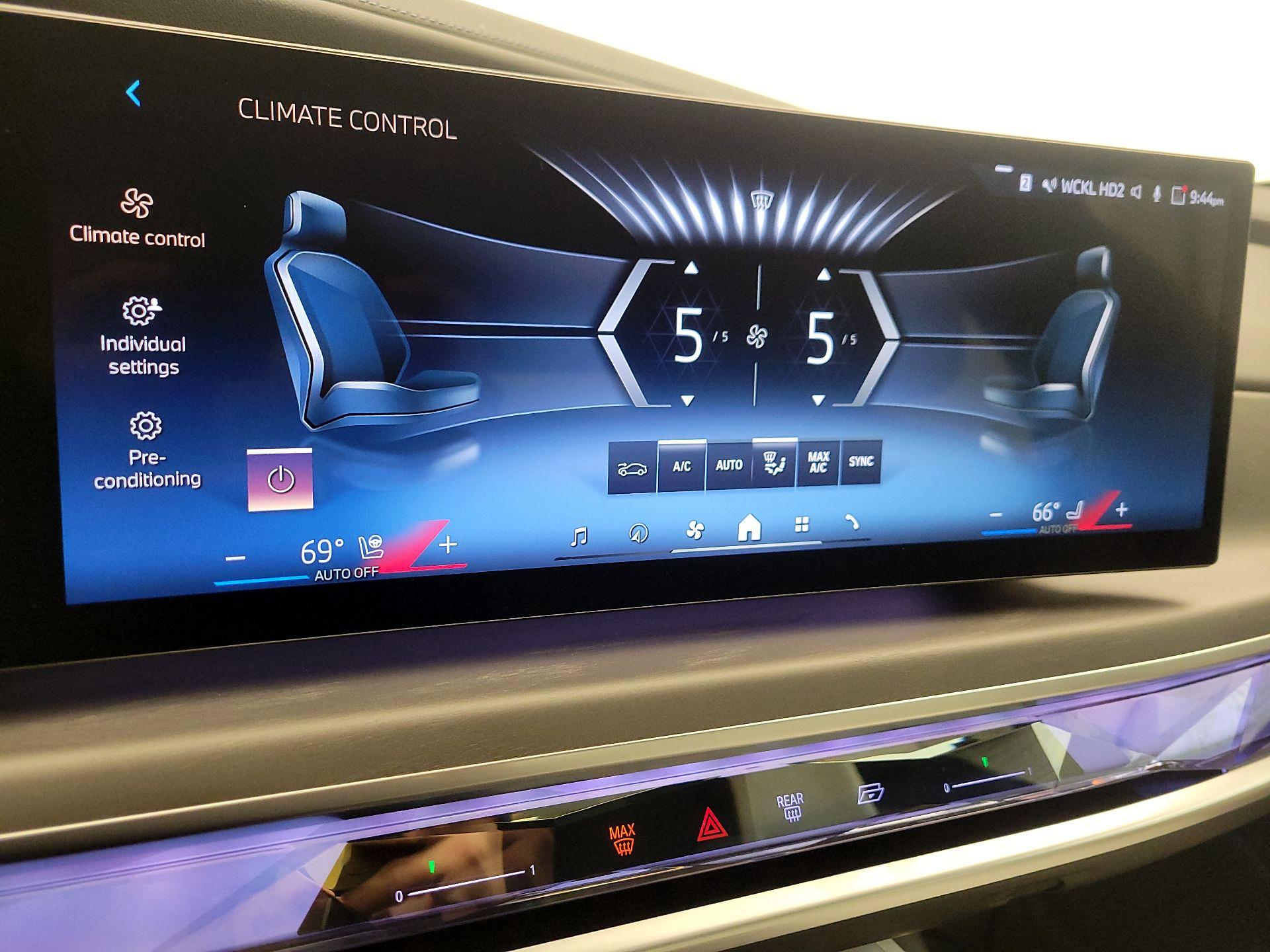 Thumbnail: 2023 BMW i7 - 17