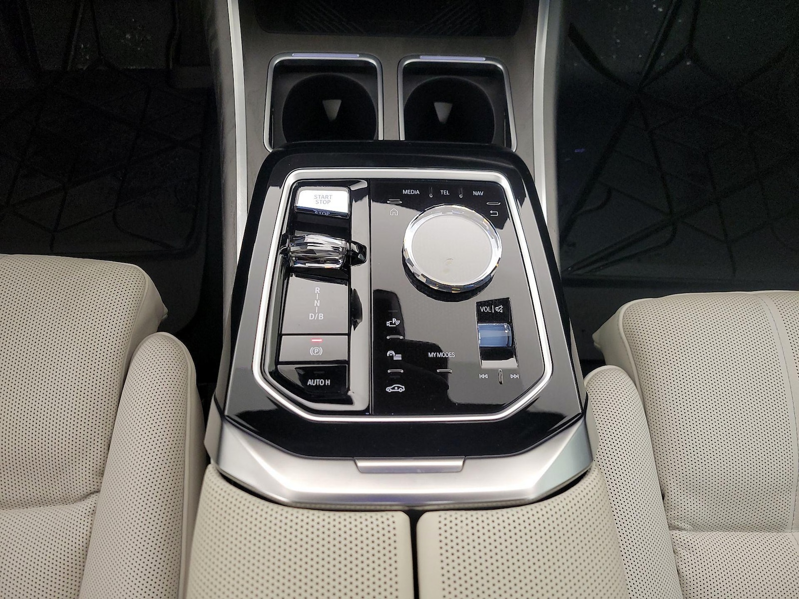 2023 BMW i7 Base - Photo 19