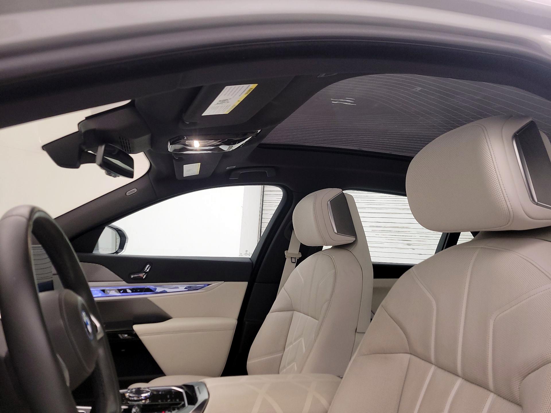 Thumbnail: 2023 BMW i7 - 20