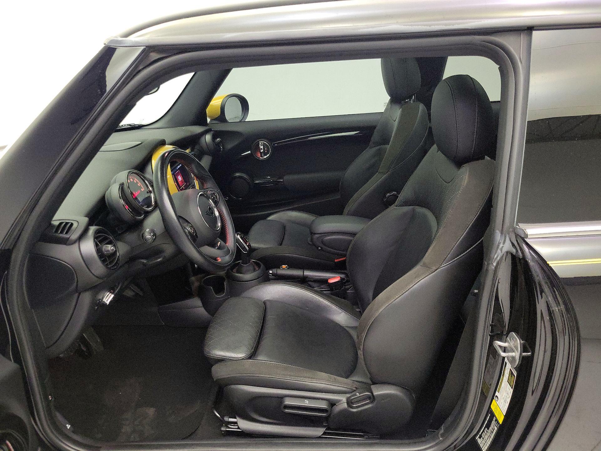 Thumbnail: 2021 MINI Cooper Hardtop - 11
