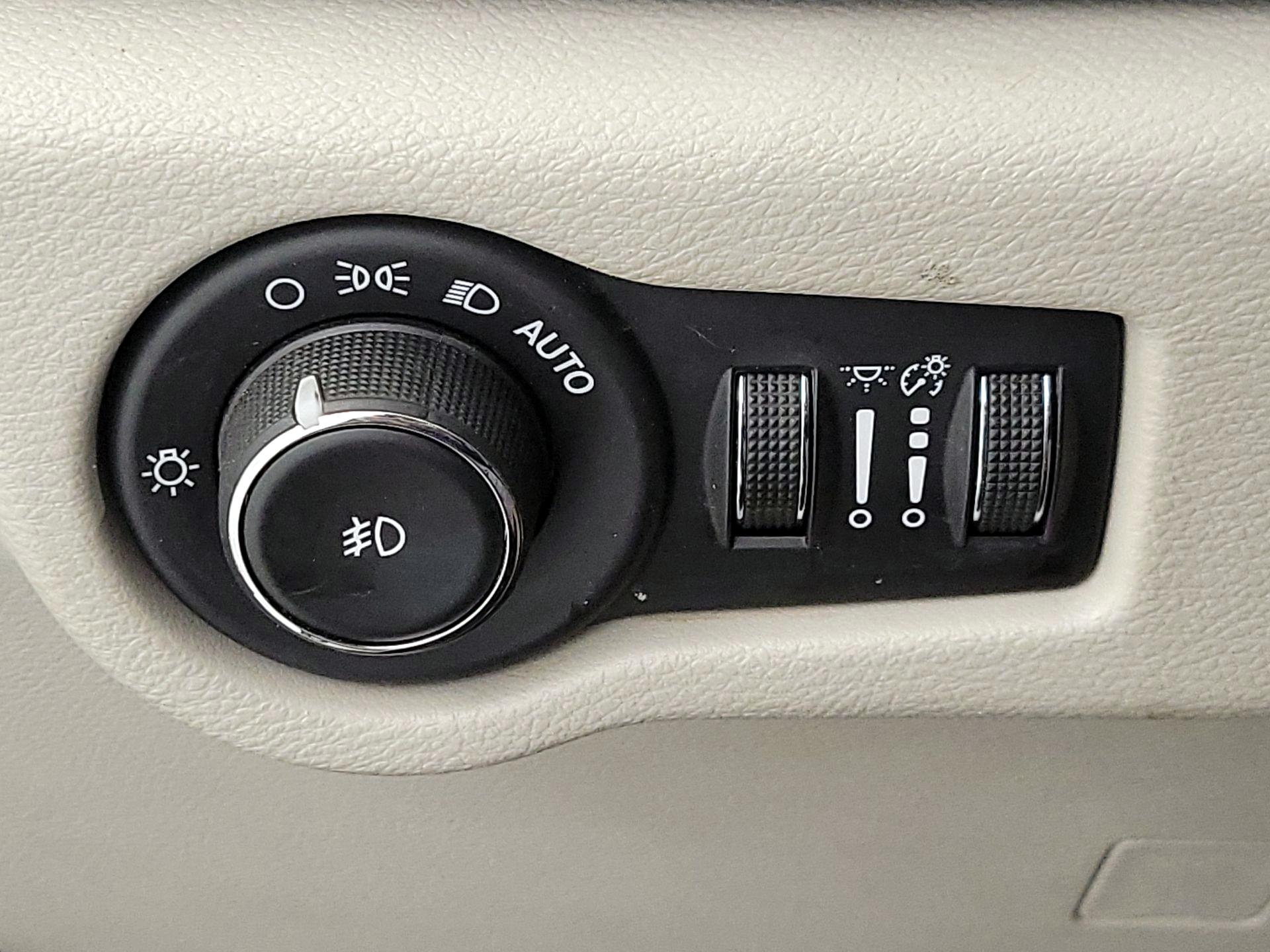 Thumbnail: 2018 Chrysler Pacifica - 13