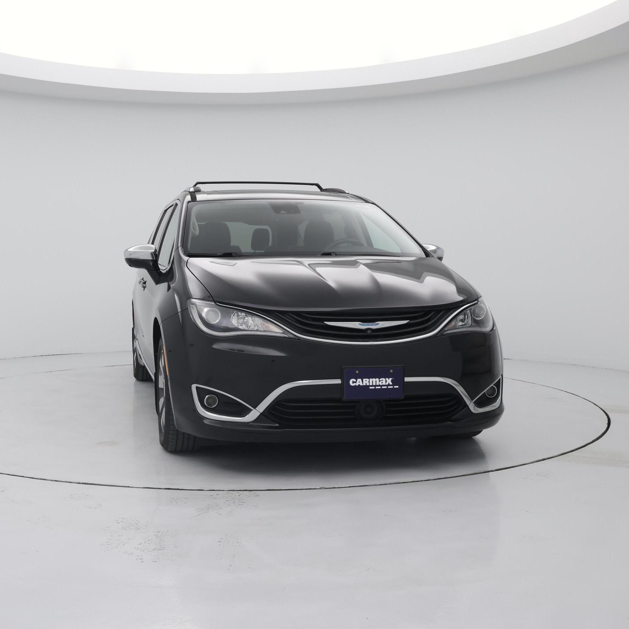 Thumbnail: 2018 Chrysler Pacifica - 5