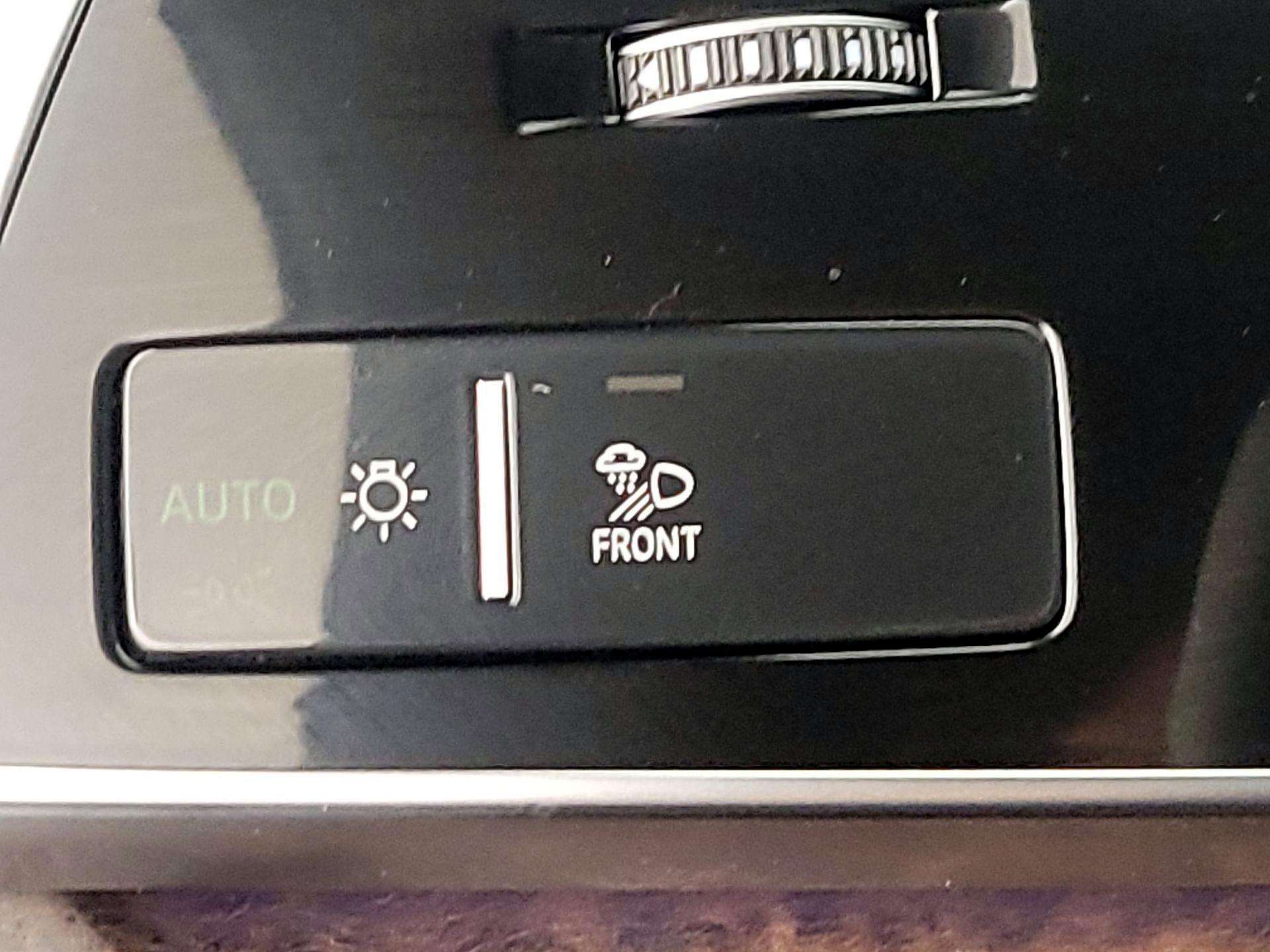 Thumbnail: 2025 Audi Q8 - 13