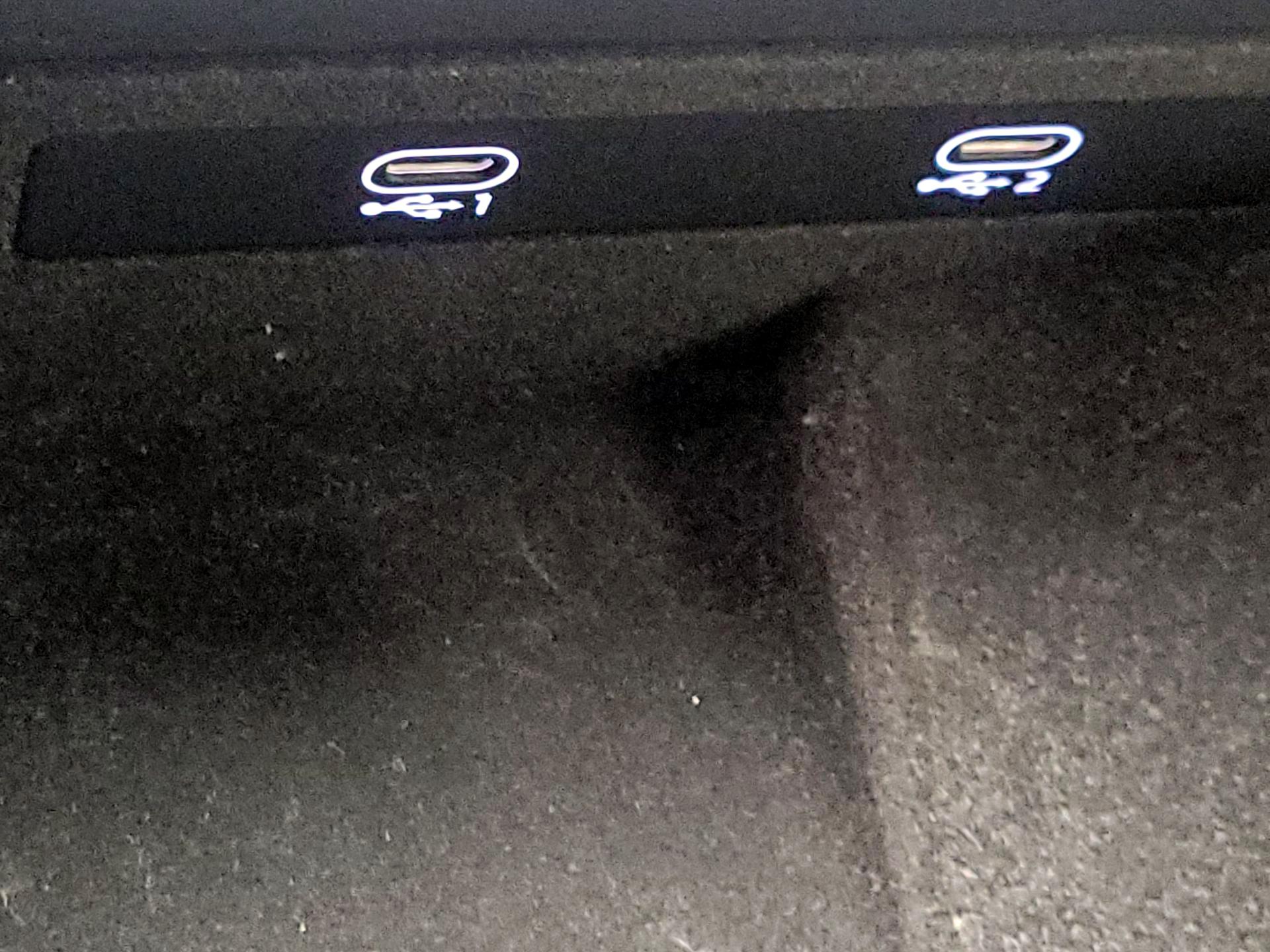 Thumbnail: 2025 Audi Q8 - 18