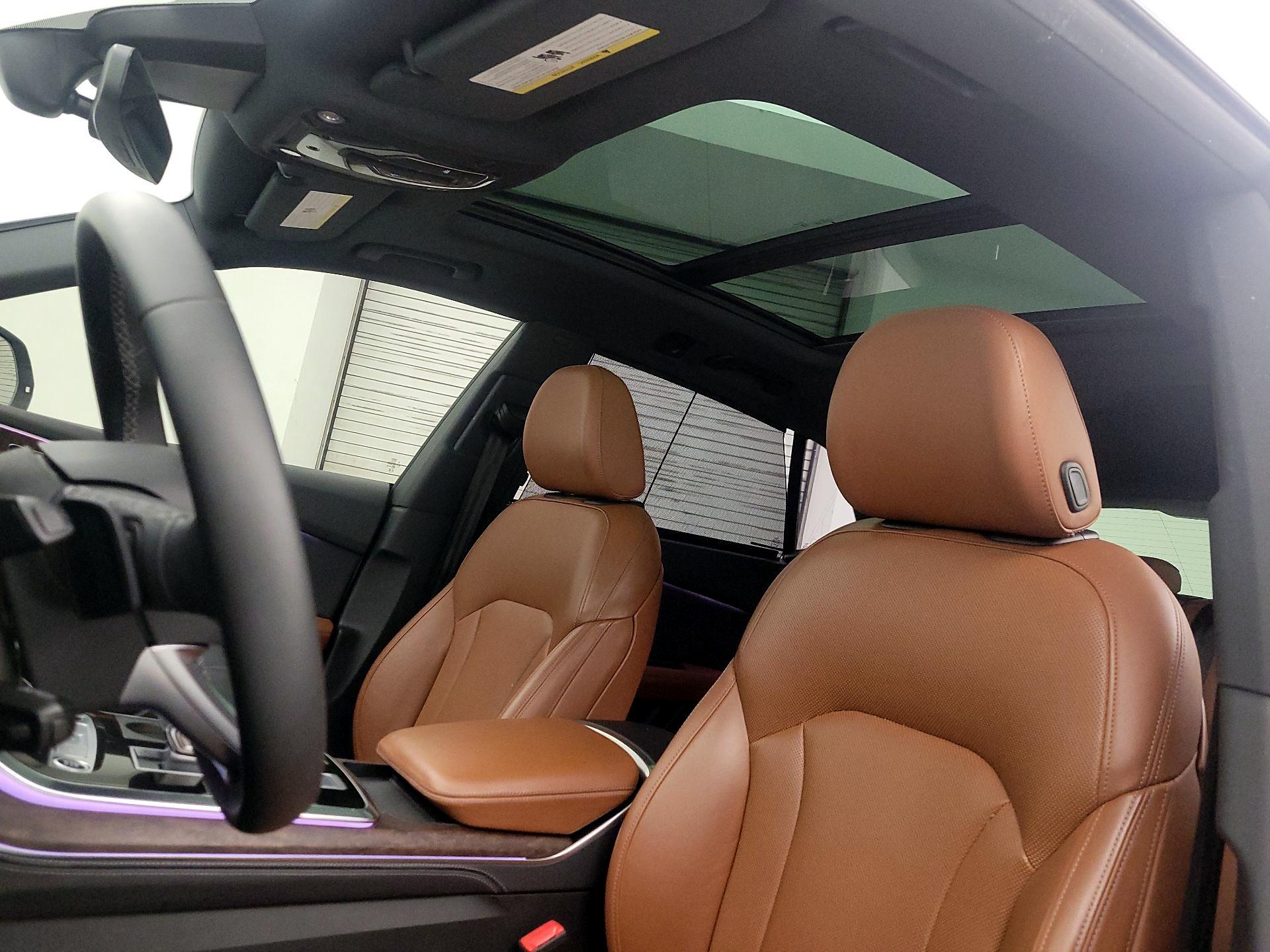 Thumbnail: 2025 Audi Q8 - 19