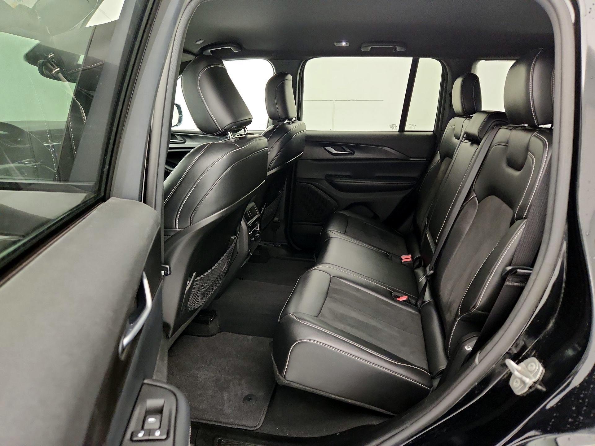 Thumbnail: 2023 Jeep Grand Cherokee - 19