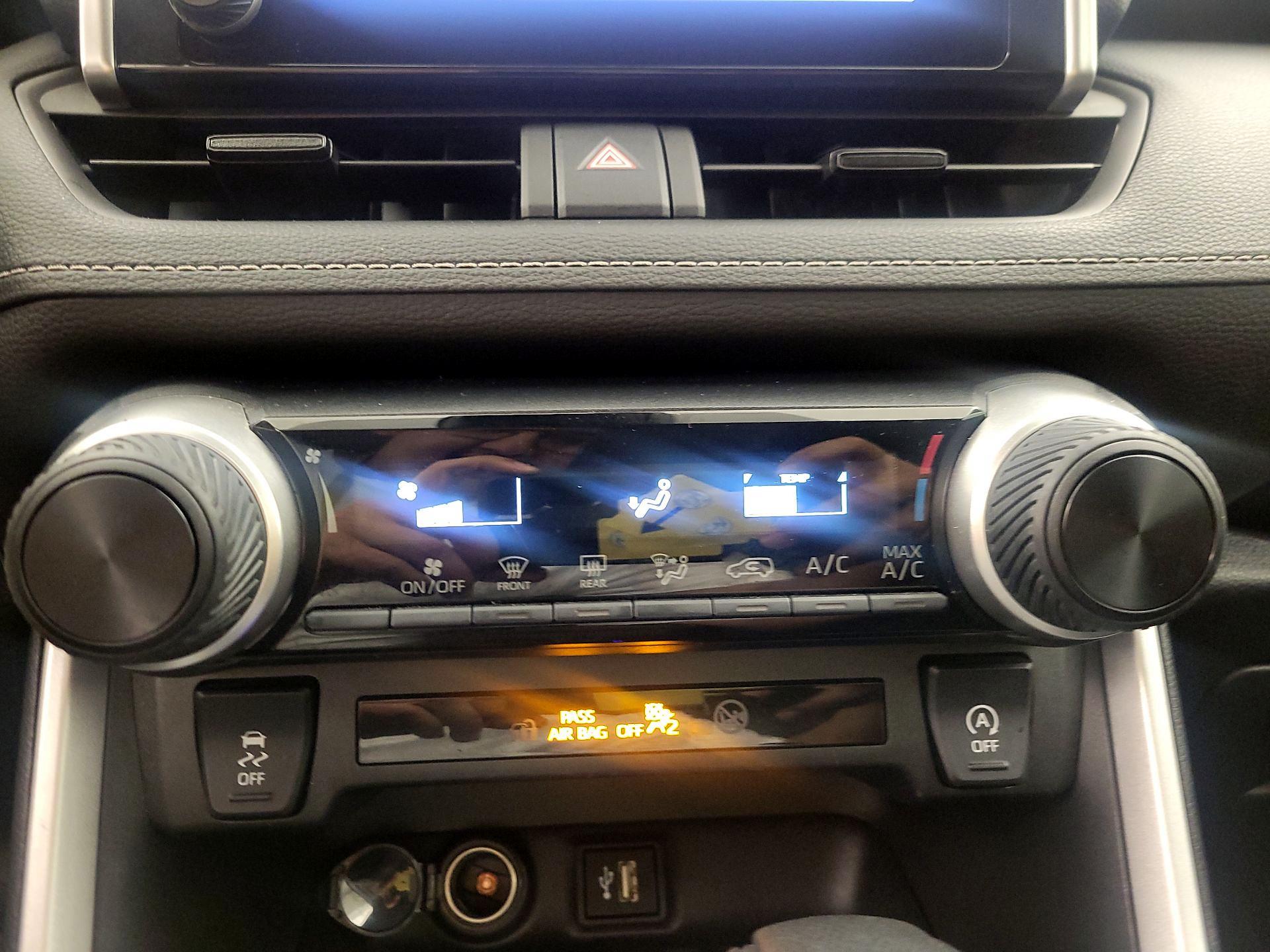 Thumbnail: 2024 Toyota RAV4 - 16