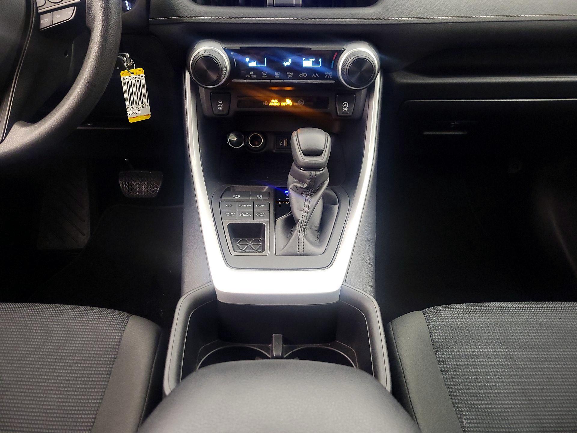 Thumbnail: 2024 Toyota RAV4 - 17