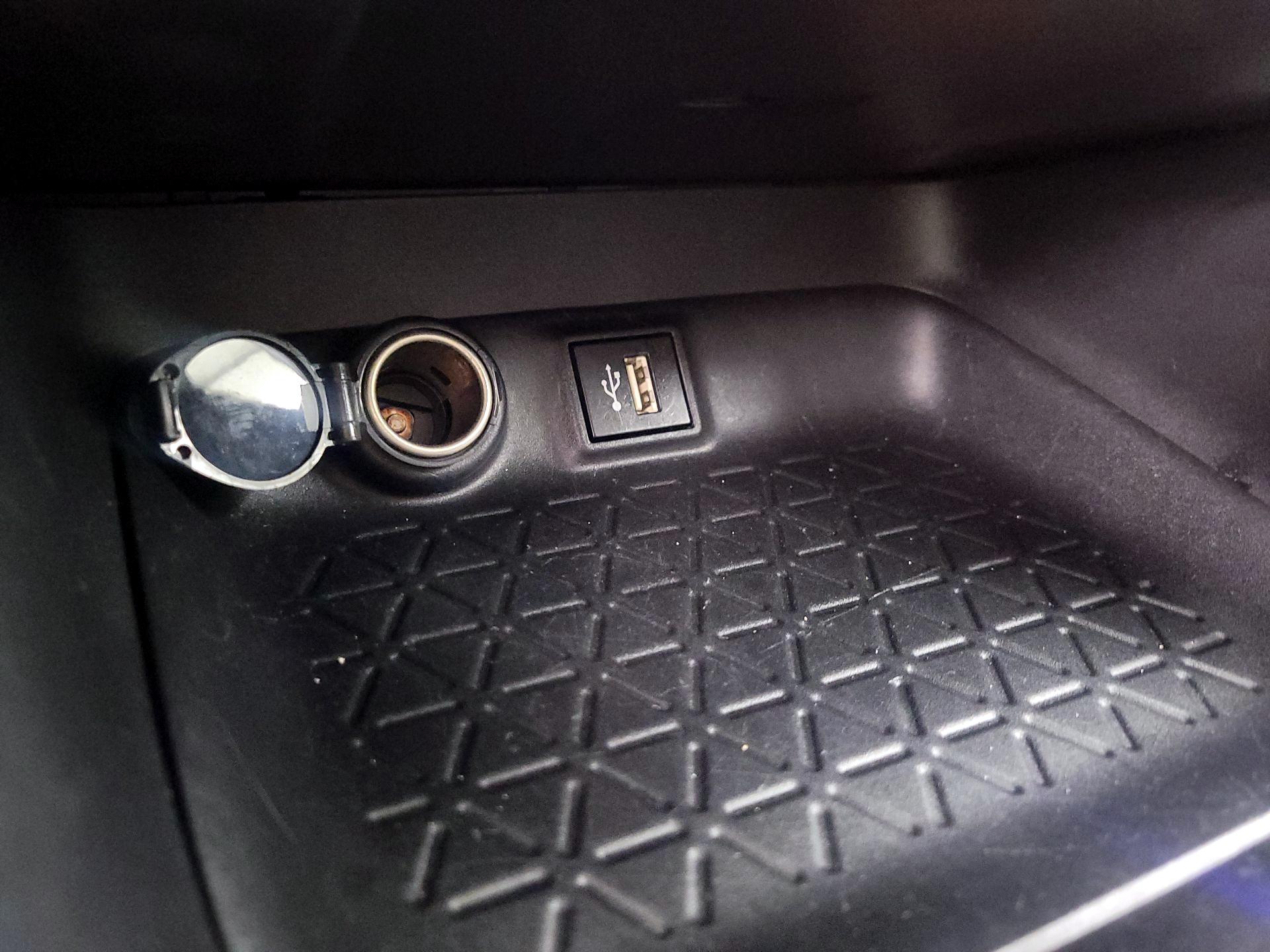 Thumbnail: 2024 Toyota RAV4 - 18