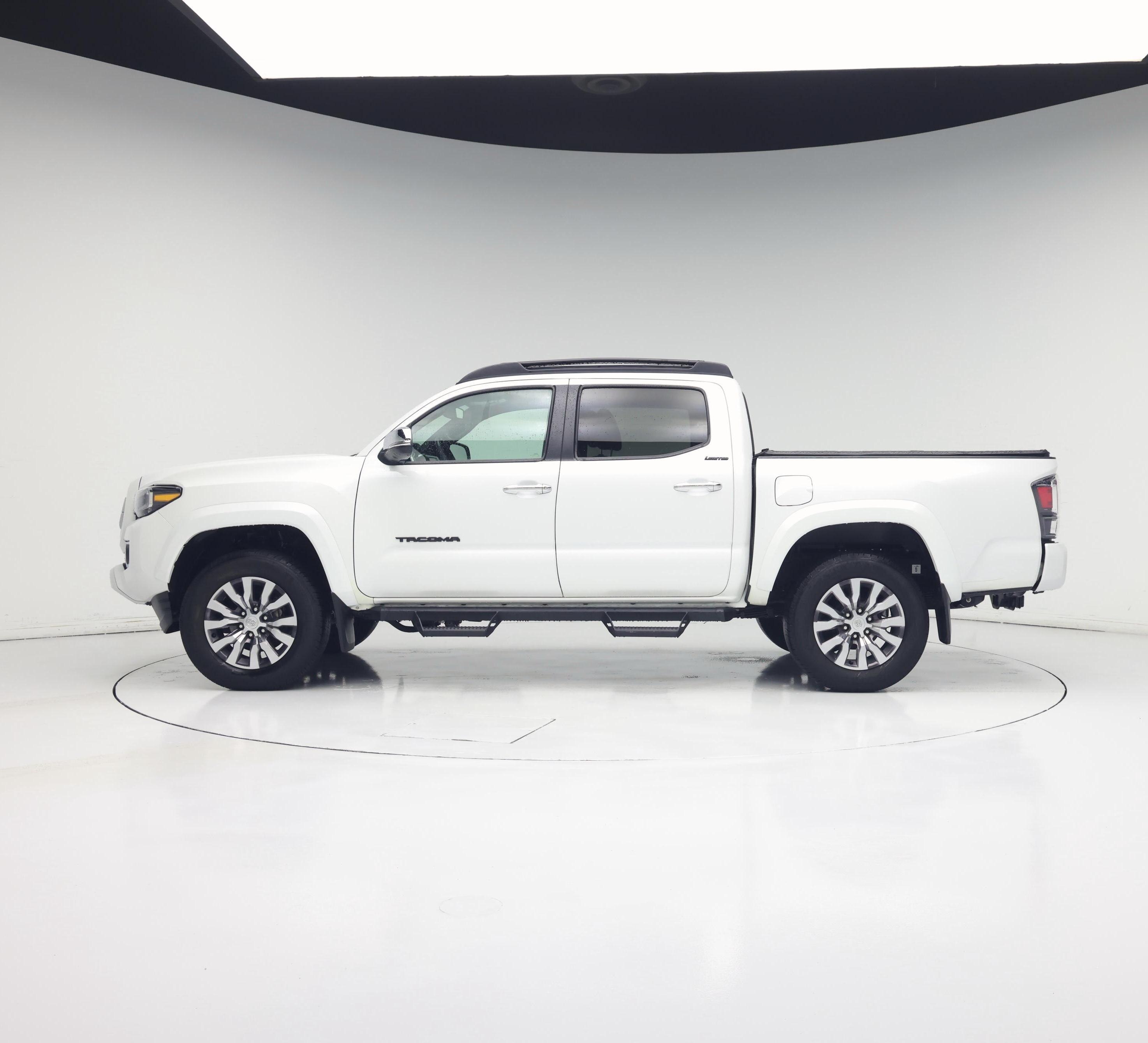 Thumbnail: 2023 Toyota Tacoma - 3