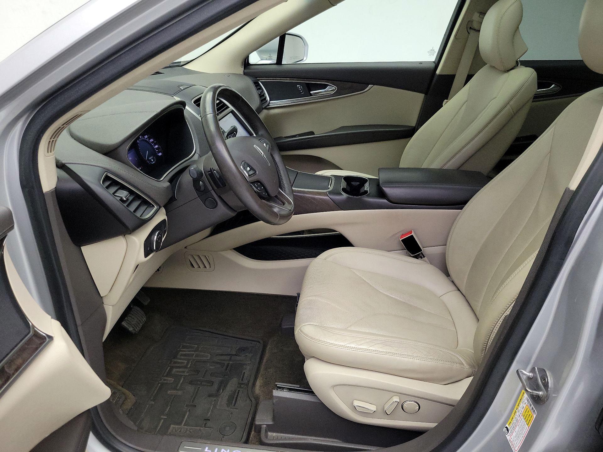 Thumbnail: 2016 Lincoln MKX - 11