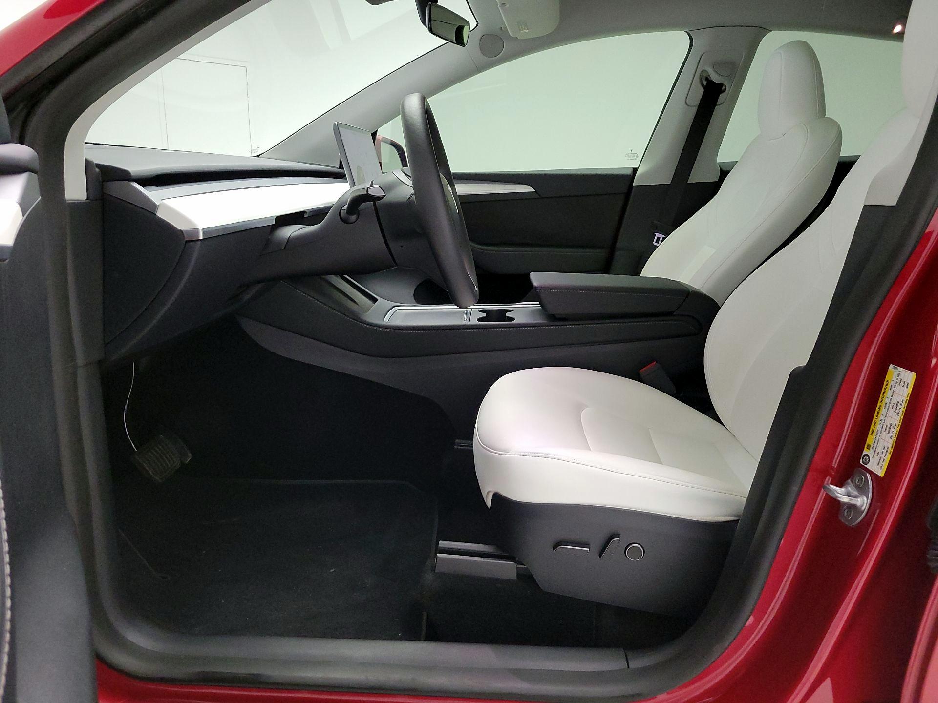 Thumbnail: 2023 Tesla Model Y - 11