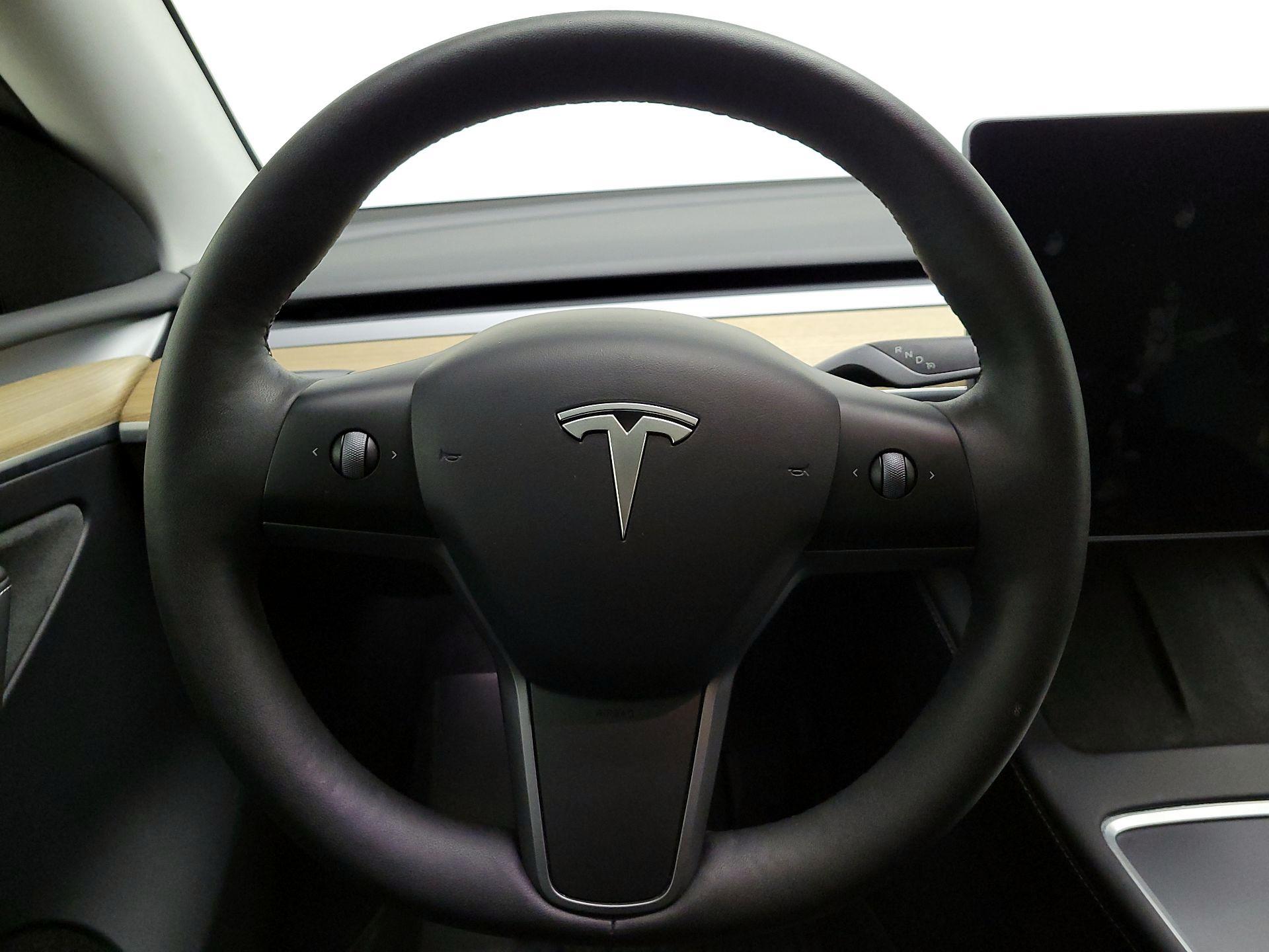 Thumbnail: 2023 Tesla Model Y - 10