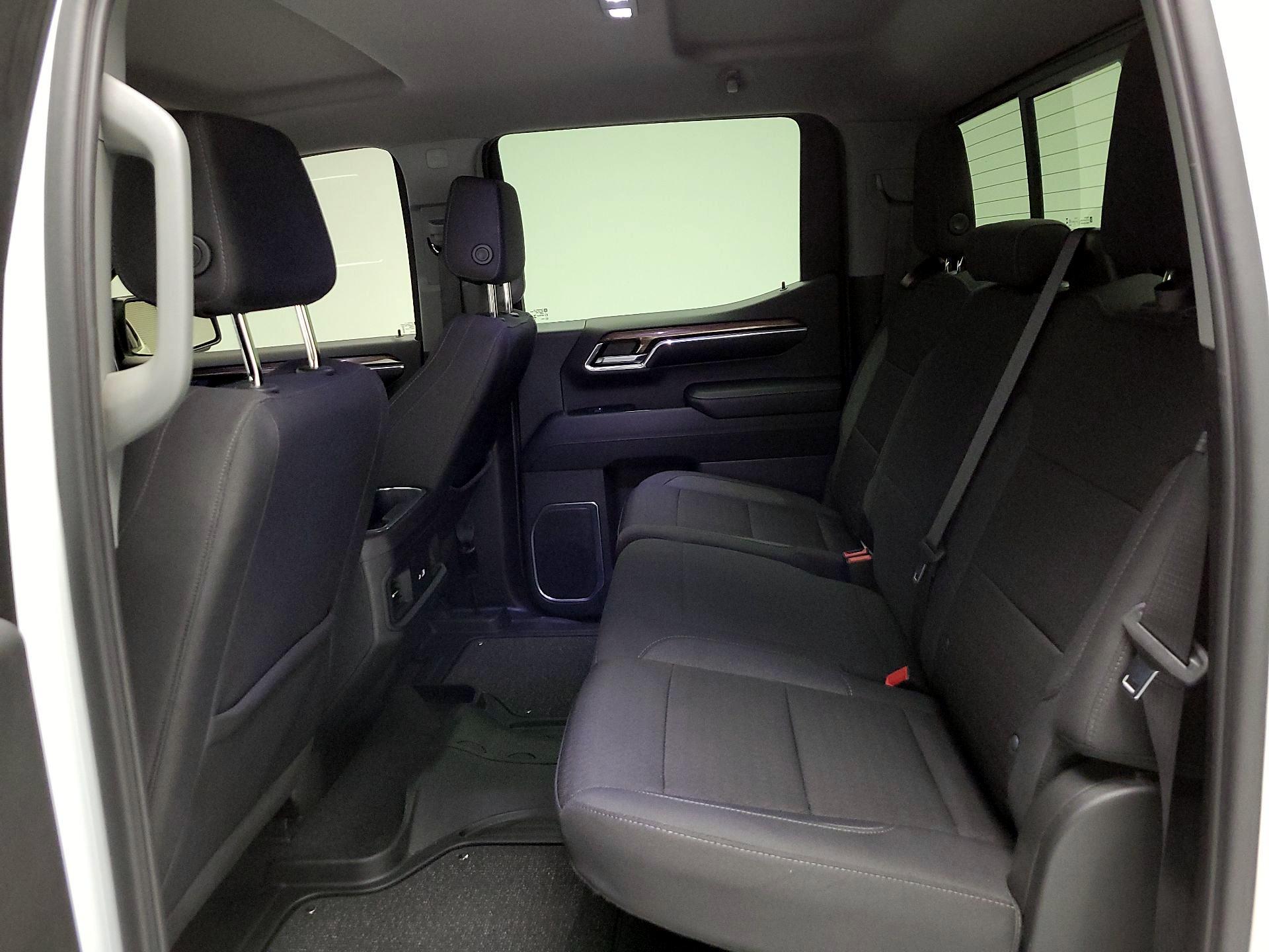 Thumbnail: 2024 Chevrolet Silverado 1500 - 18