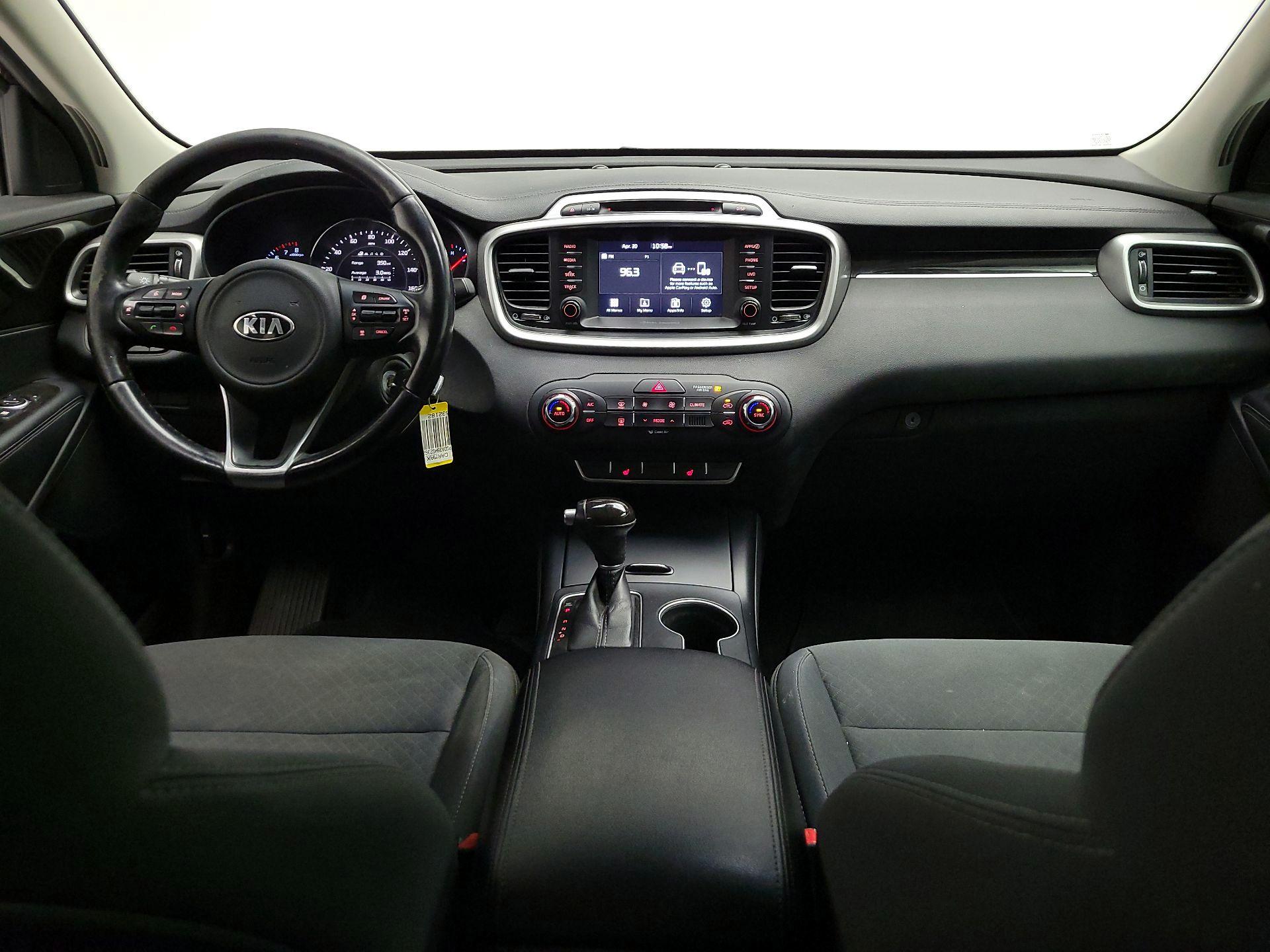 Thumbnail: 2017 Kia Sorento - 9